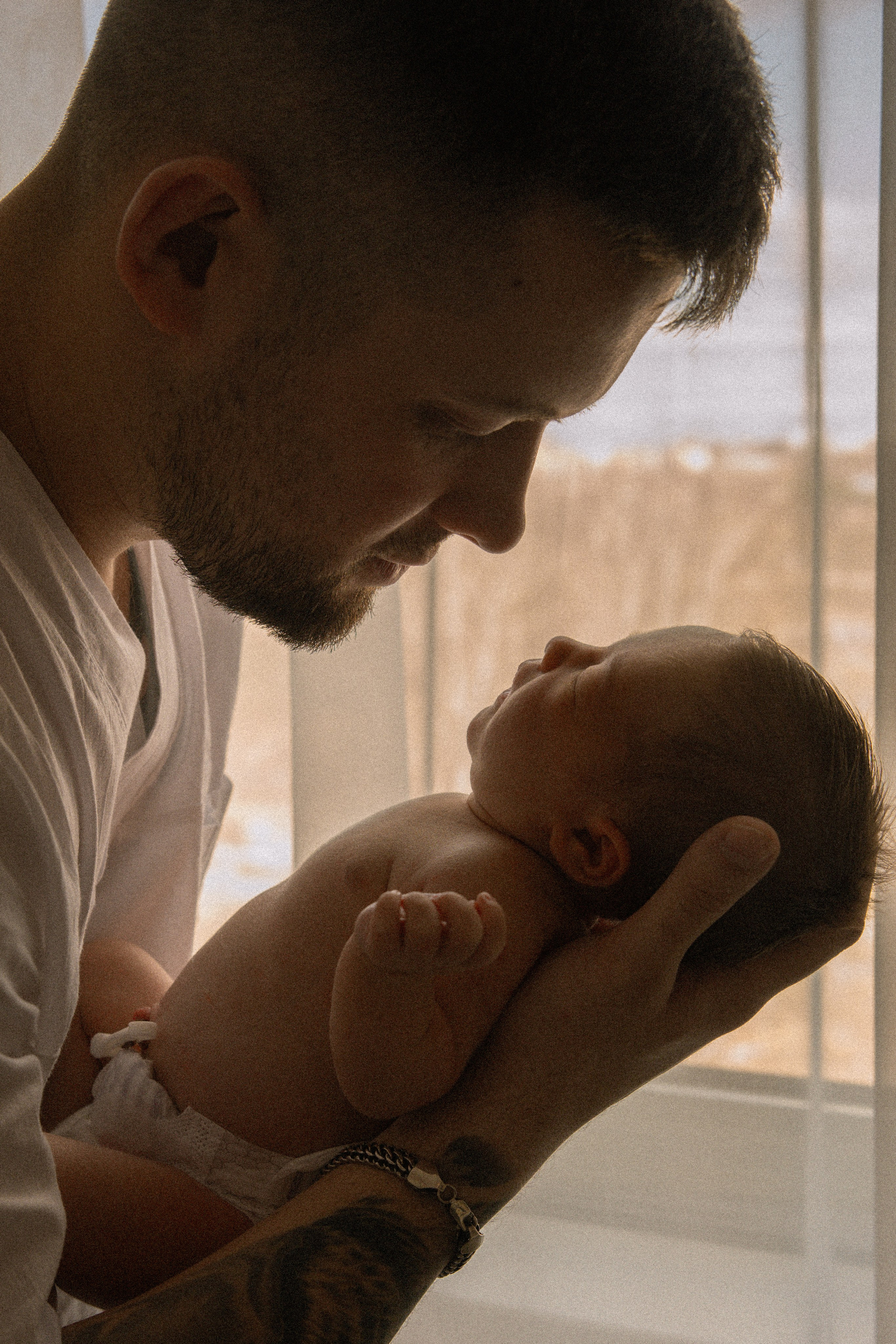 Семейная фотосессия. Фотослужба «Малютка» в Наро-Фоминском перинатальном центре — сохраняем главные мгновения семьи и создаём премиальные фотокниги