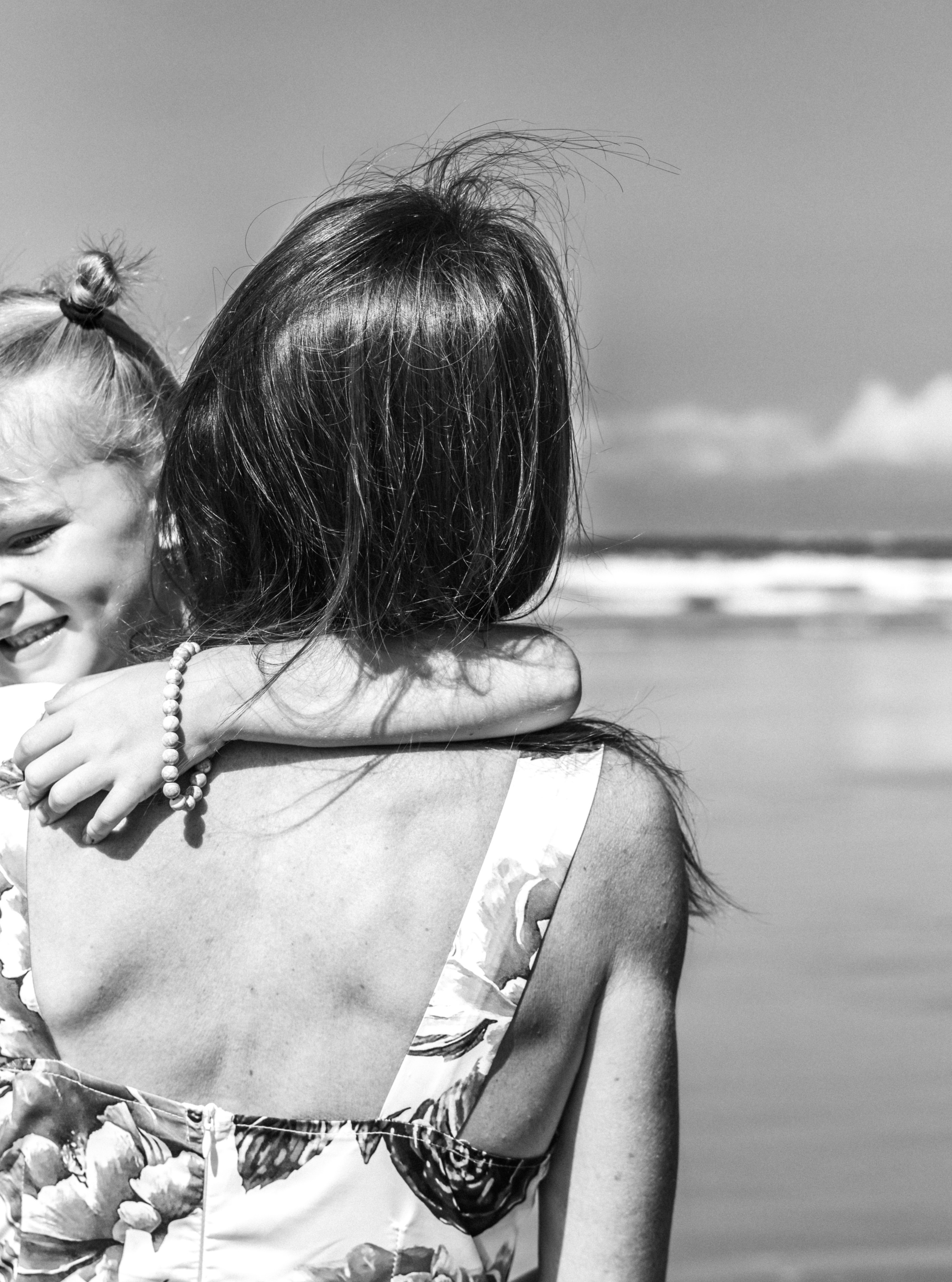 Ocean moments with mother and daughter. Family, portrait, content photo in Costa Rica Evgeniya Besprozvannykh