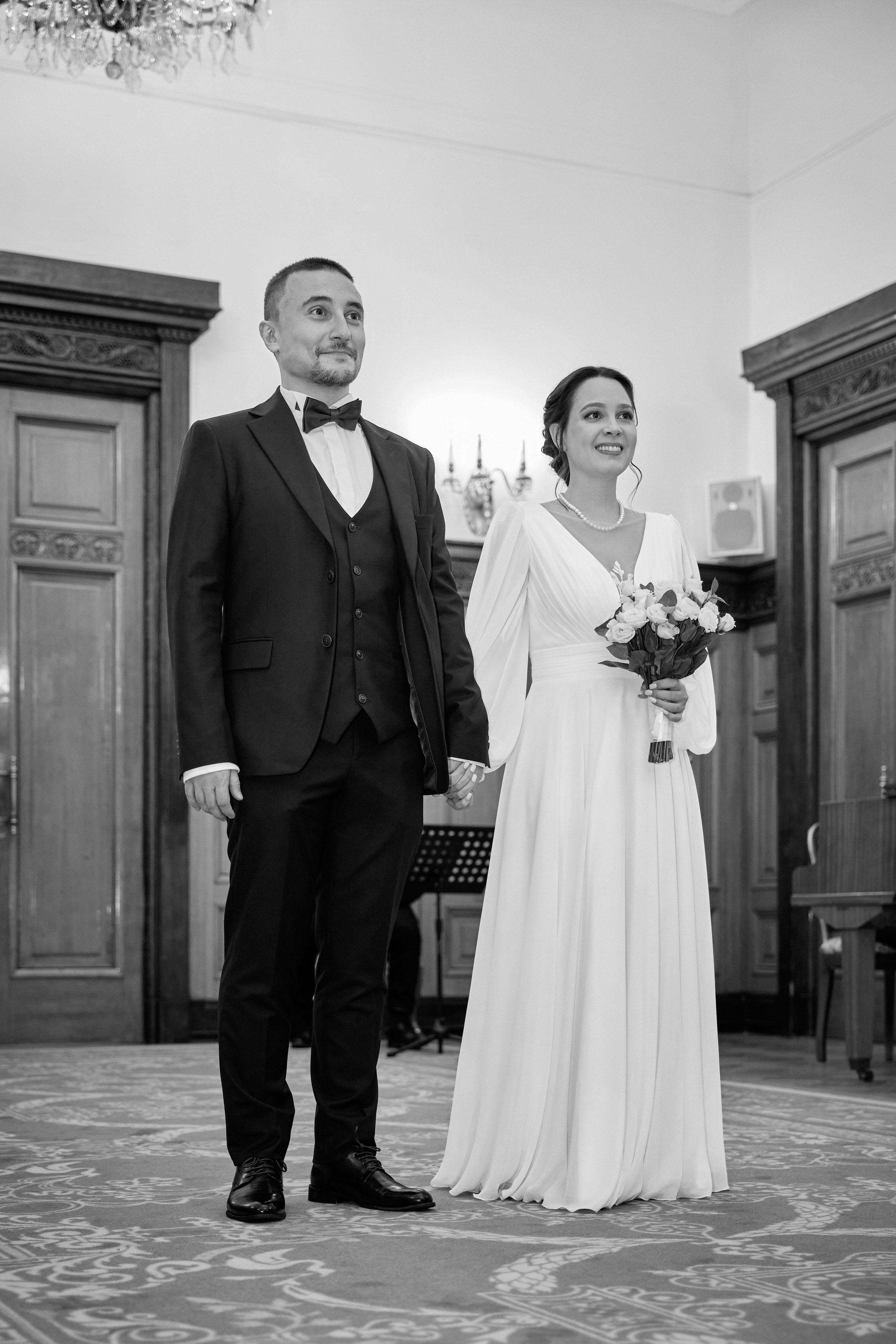 Свадебная фотосессия в студии и регистрация брака в Грибоедовском ЗАГСе