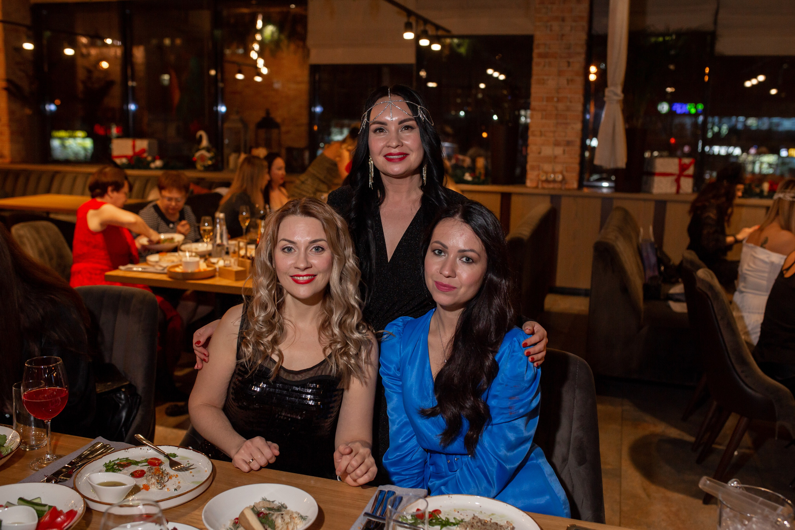 #фотографтольятти #фотографтлт #семейнаяфотосессия #домашняяфотосессиятольятти #мамытольятти #тлт #тольятти #фотоистория #семейныетрадиции #новогодняяфотосессиятольятти #фотограф репортаж корпортив репортажная съемка тольятти