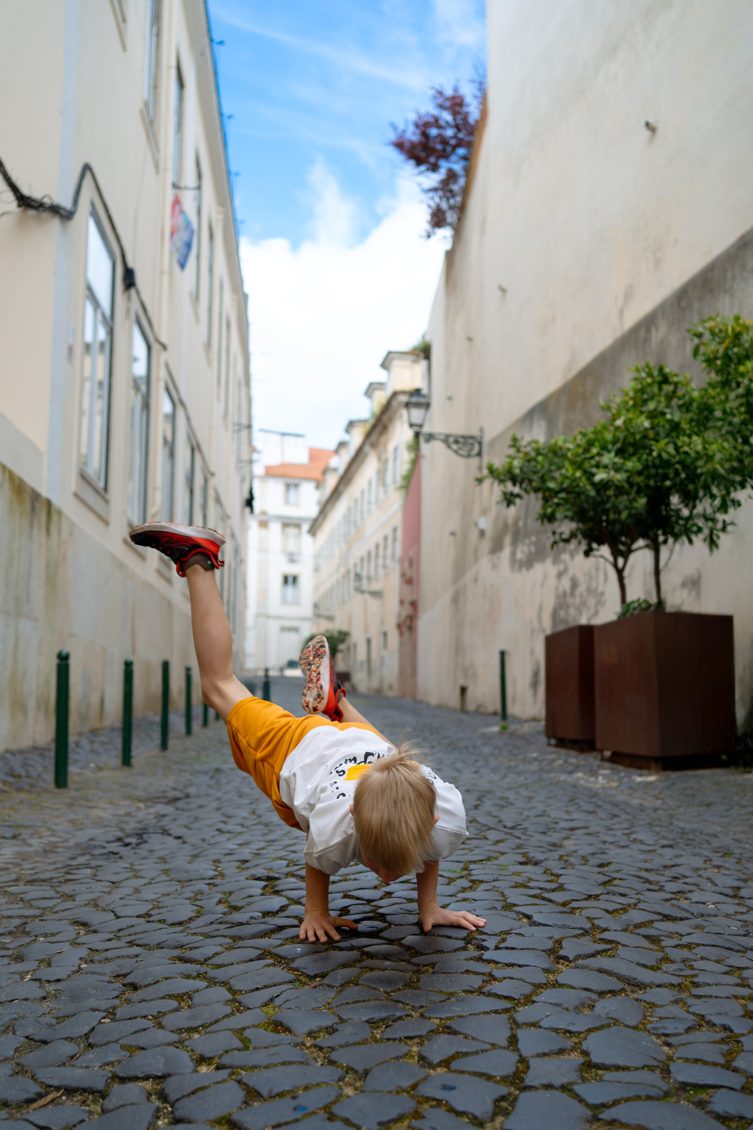 Lisbon&Ocean. I’m Julia Idamzhapova, a photographer based in Lisbon, creating natural and timeless images