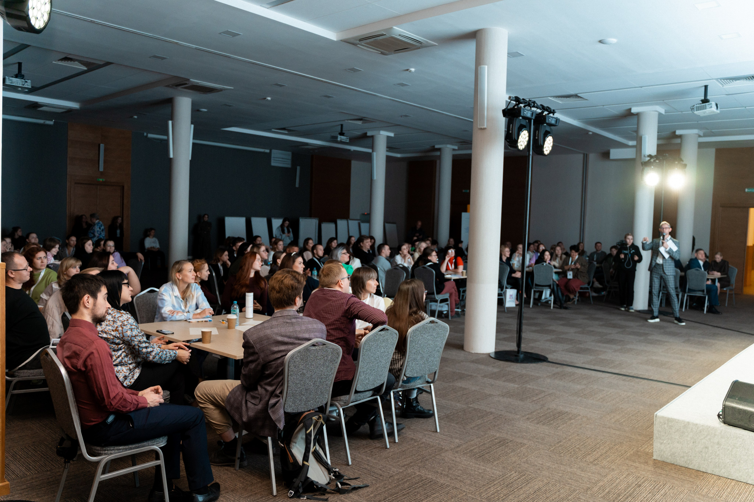 Окружной семинар в сфере профилактики от Росмолодежи в Амаксе 2024. Фотограф Надежда Погребняк | Рязань | Москва