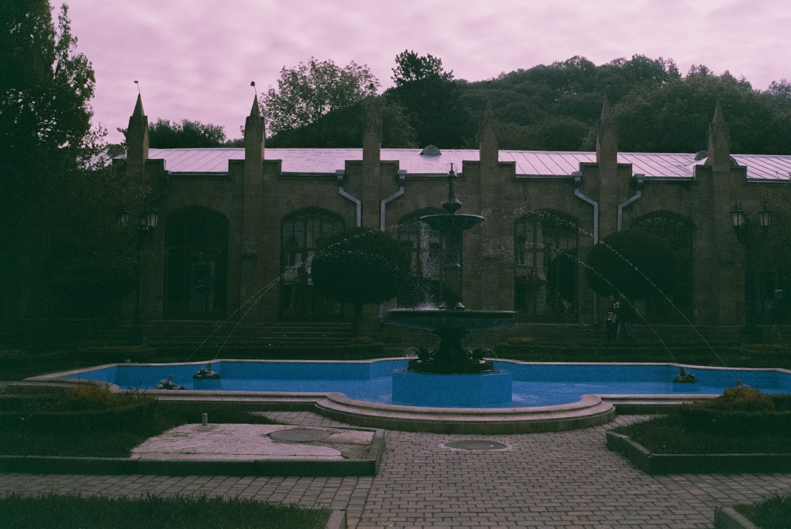 Кисловодск 11 мая / Fujicolor Superia 200 (просрочка) / Minox 35GT