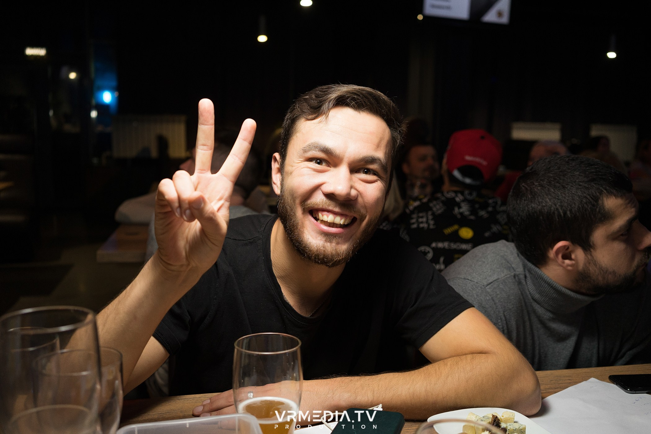 Эйнштейн Party в баре «Друзья»