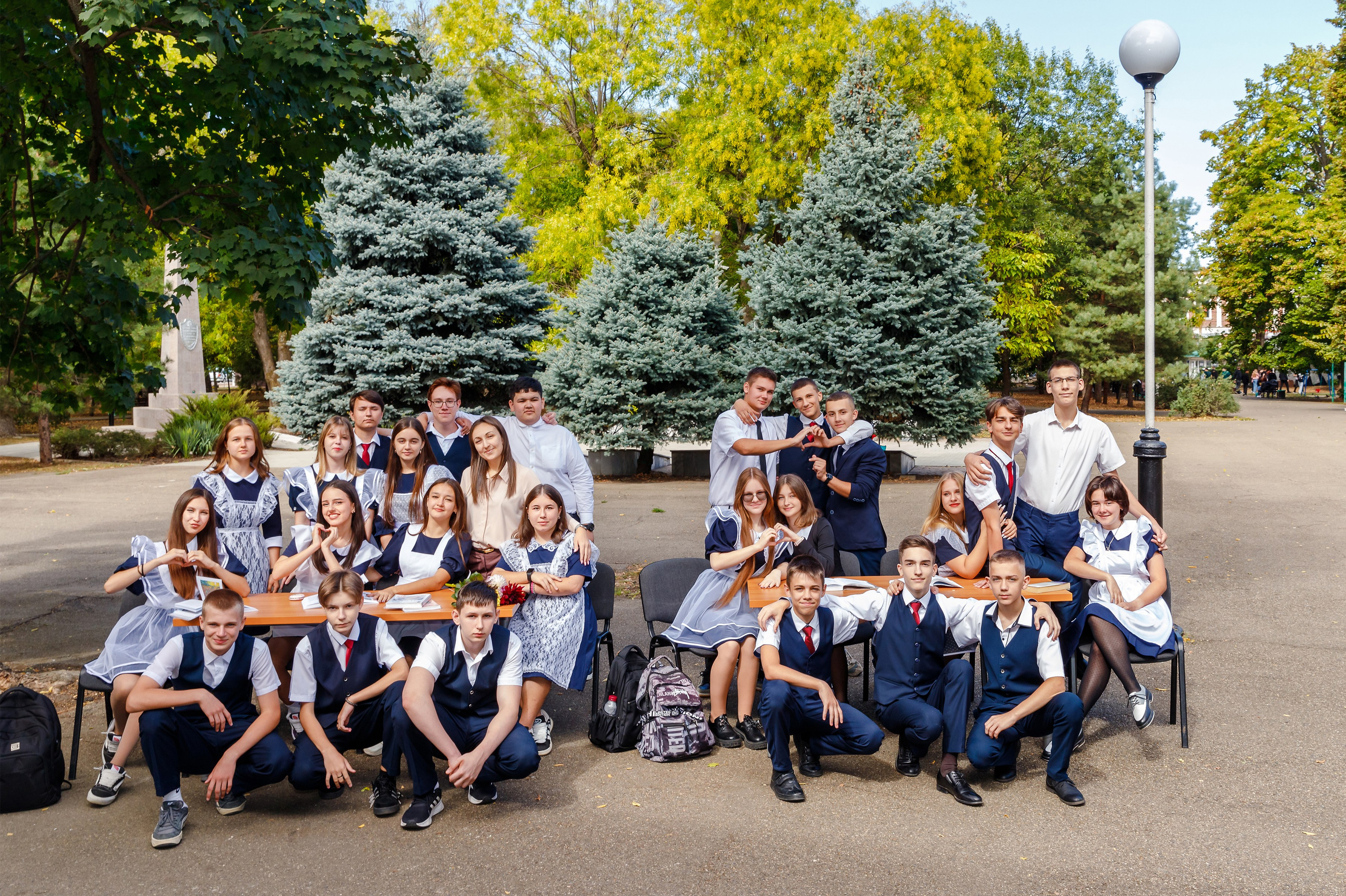 И В ШКОЛЕ ЕСТЬ ЖИЗНЬ. Марина Ушакова. Фотограф. Выпускные альбомы. г. Краснодар