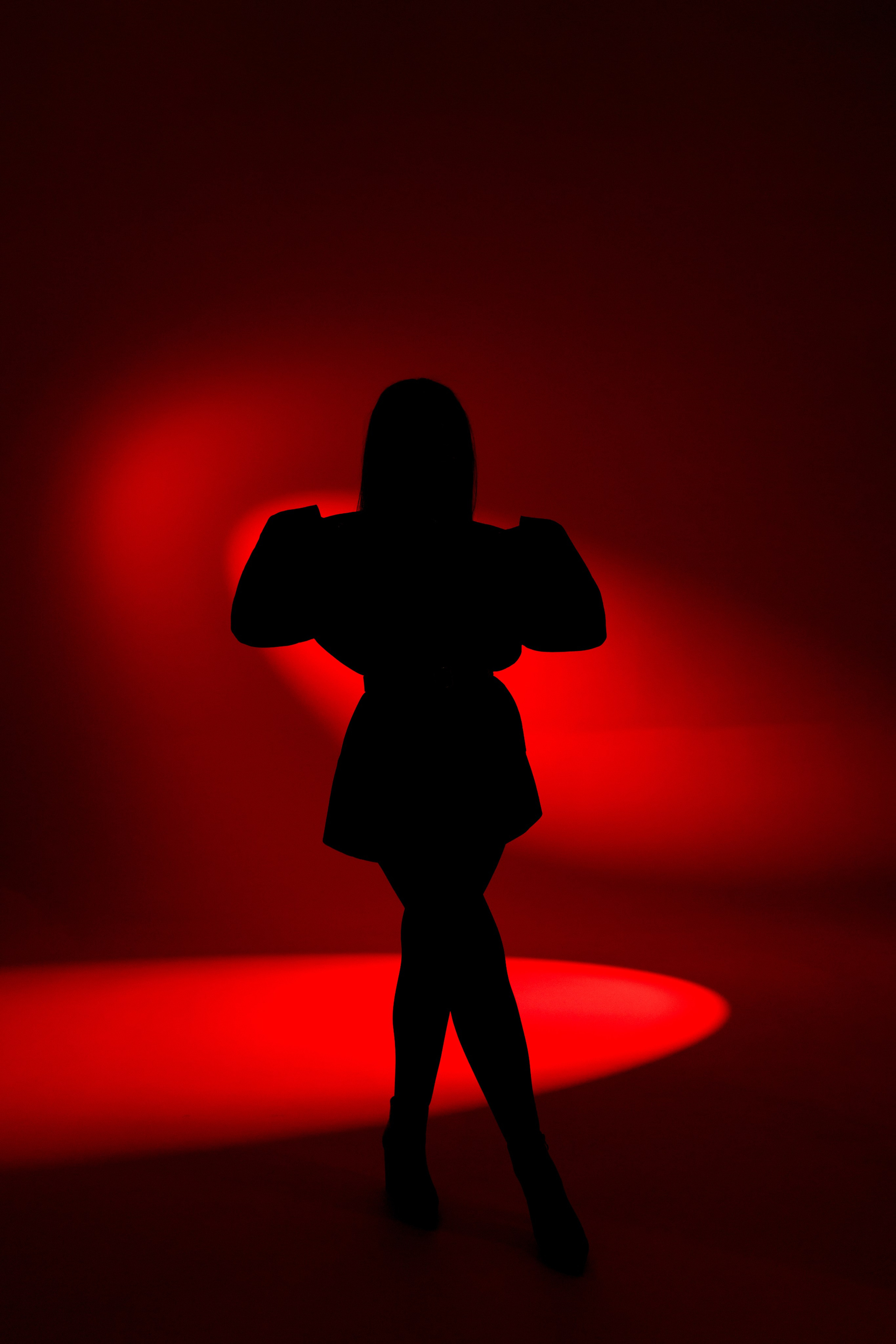 Цветной свет и фигуры. Фотограф Минск