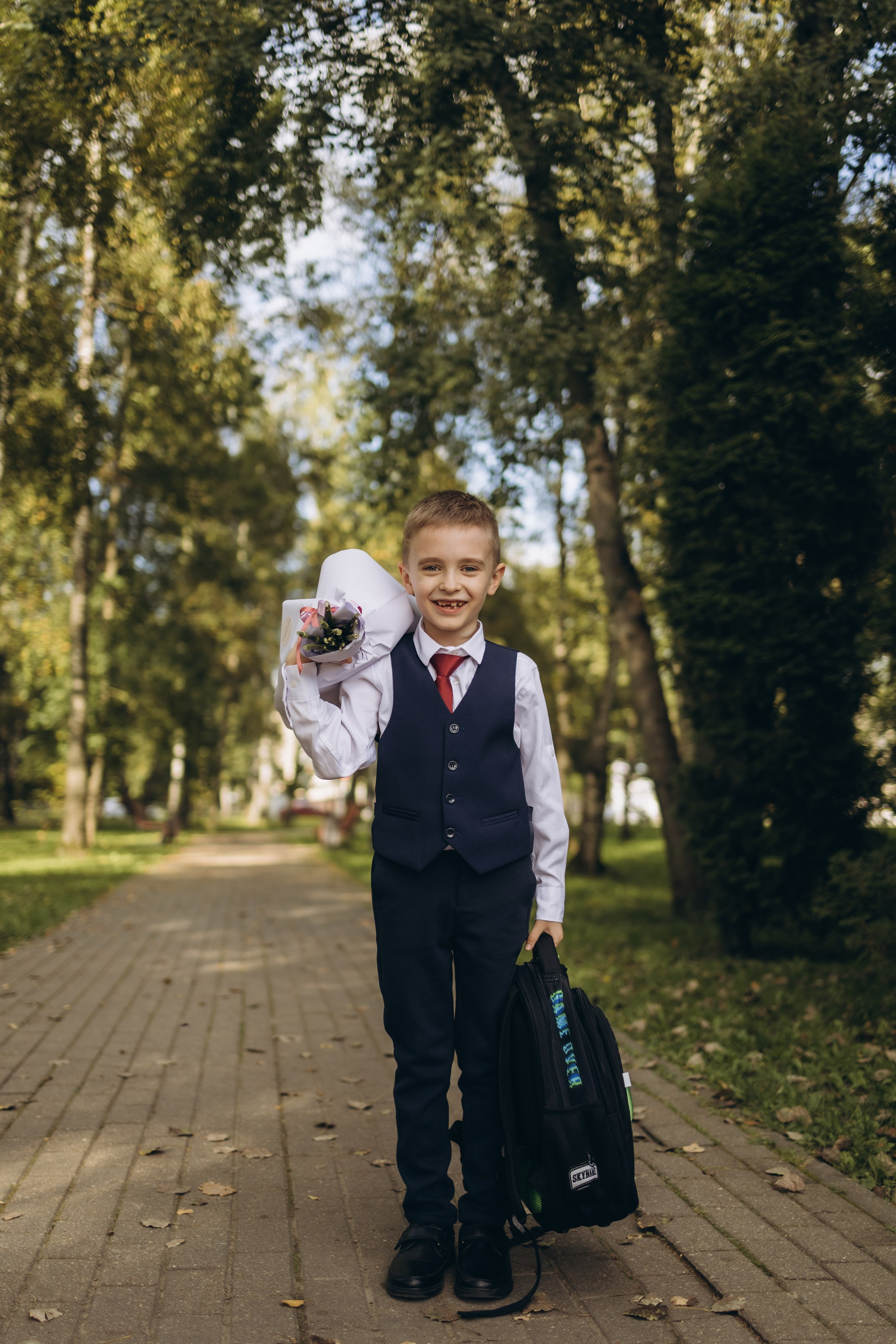 Первая школьная фотография Димули (1.09.2025 г.) г. Обнинск (Калужская обл.). Надежда Стар семейный и церковный фотограф в Жукове и Калужской области