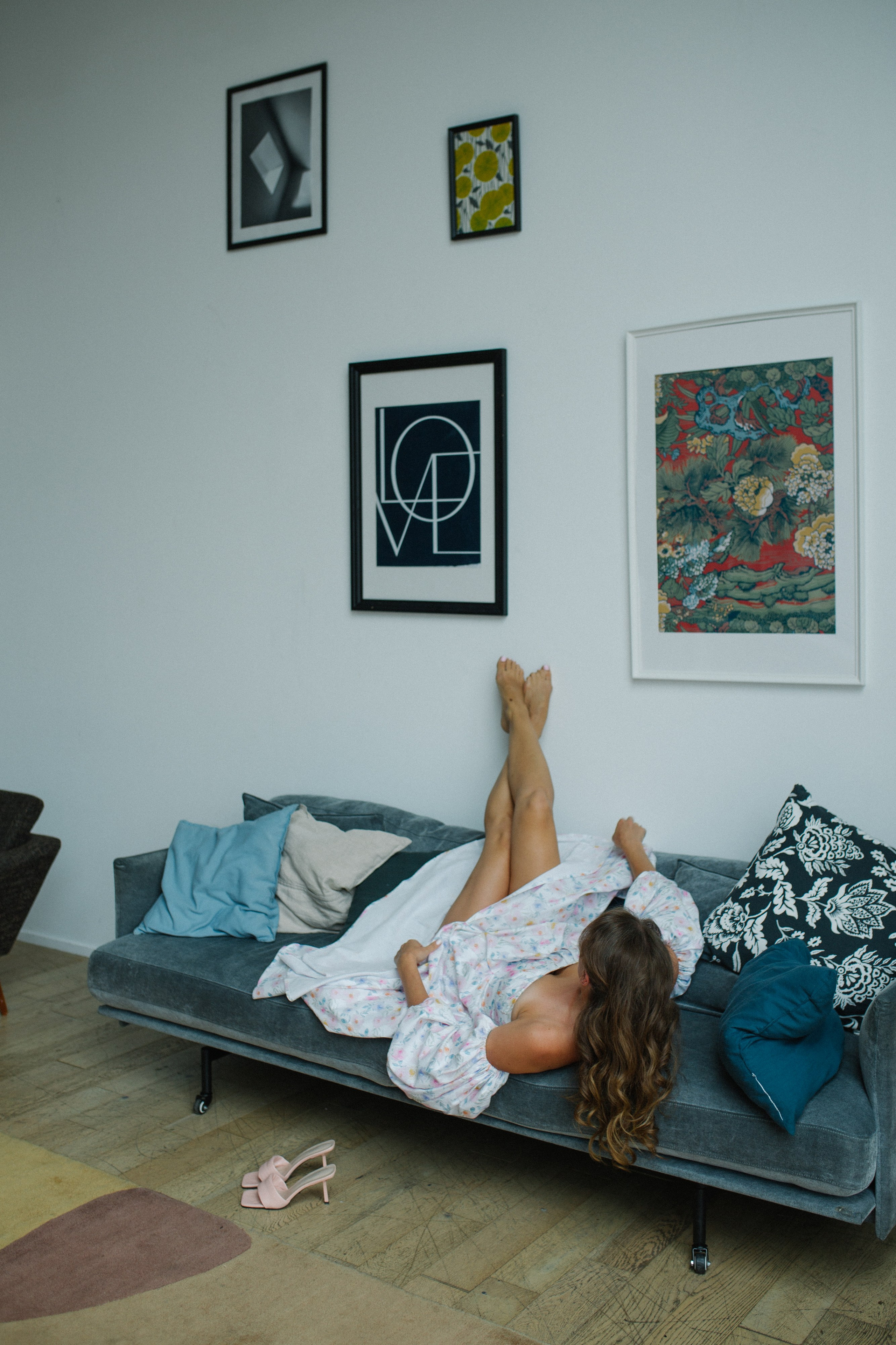 Купание с танцами на столе. Фотограф Оля Батист