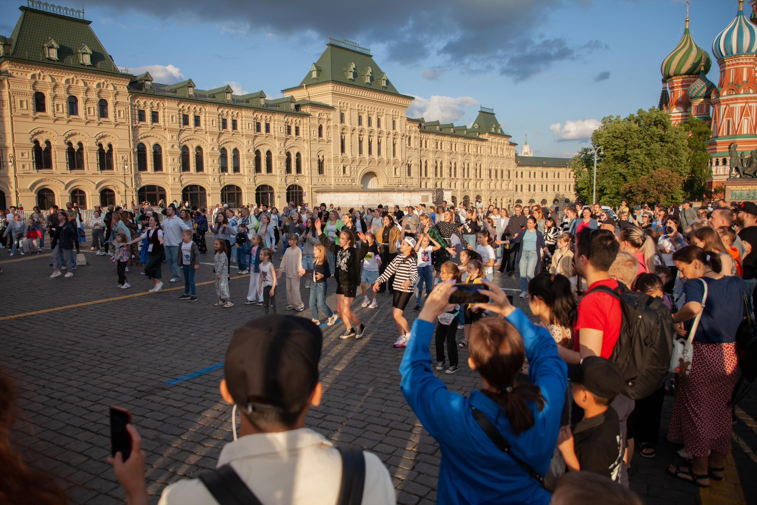 — Книжный фестиваль 2024 (флешмоб). Фотограф | Москва