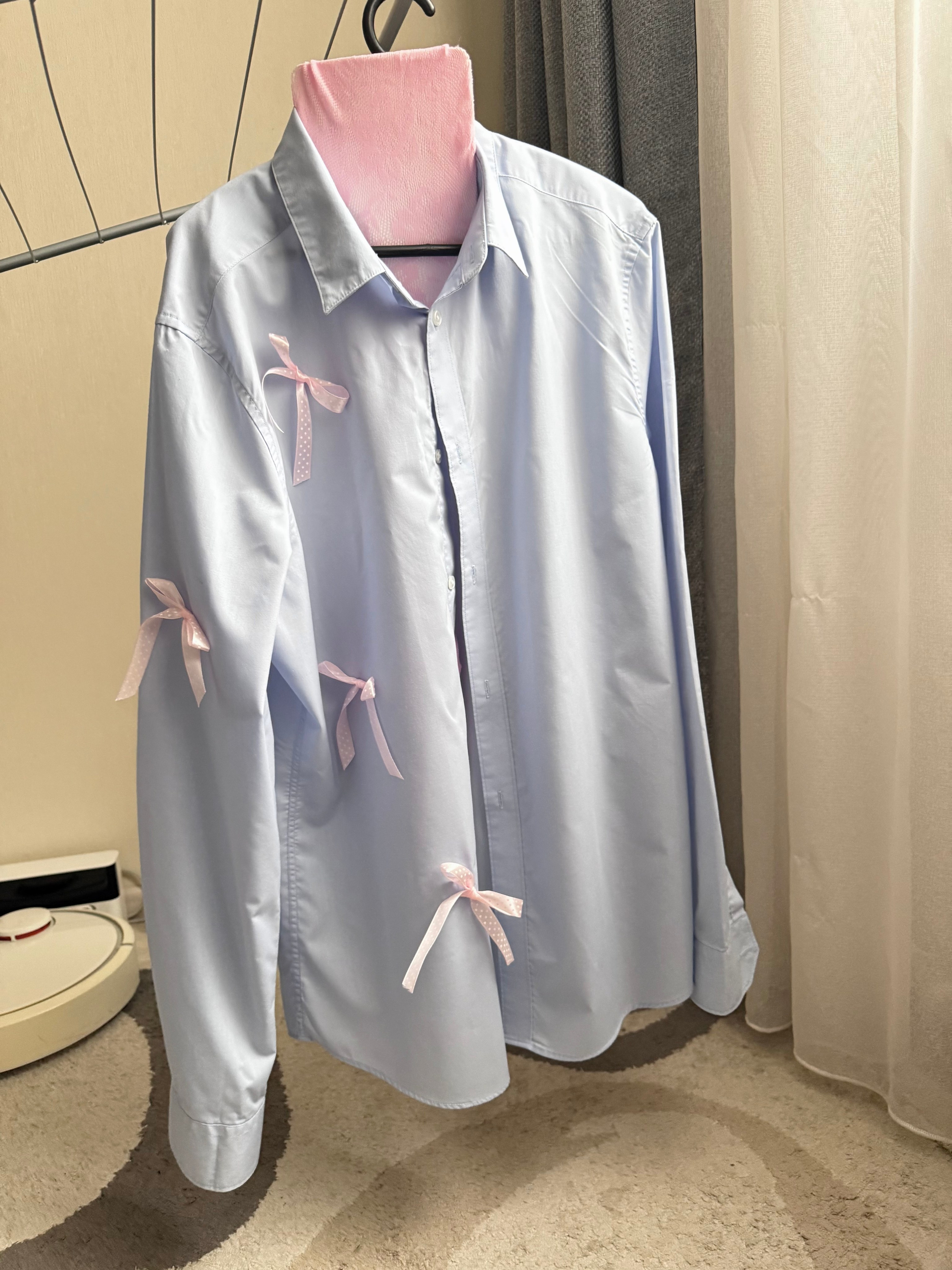 Мужская белая и голубая рубашка. Фотограф, мобилограф Ростов-на-Дону