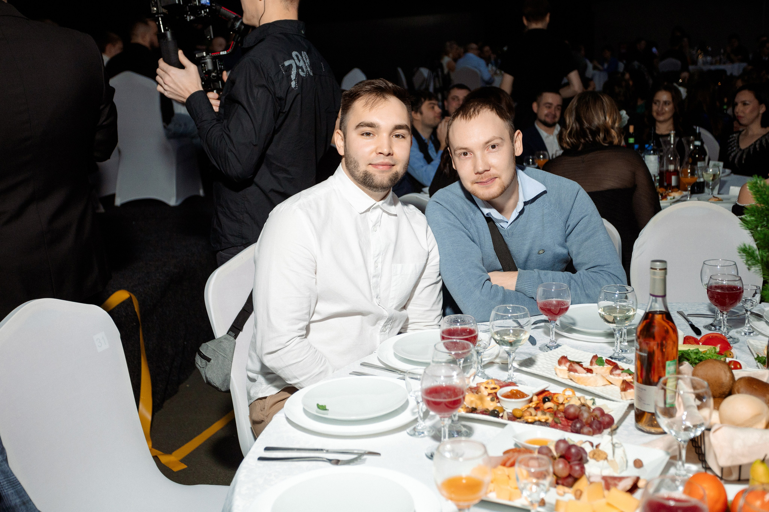 РЕПОРТАЖ: НОВЫЙ ГОД В ДК МЕТАЛЛУРГ. Профессиональный фотограф в Ижевске Леша Петров