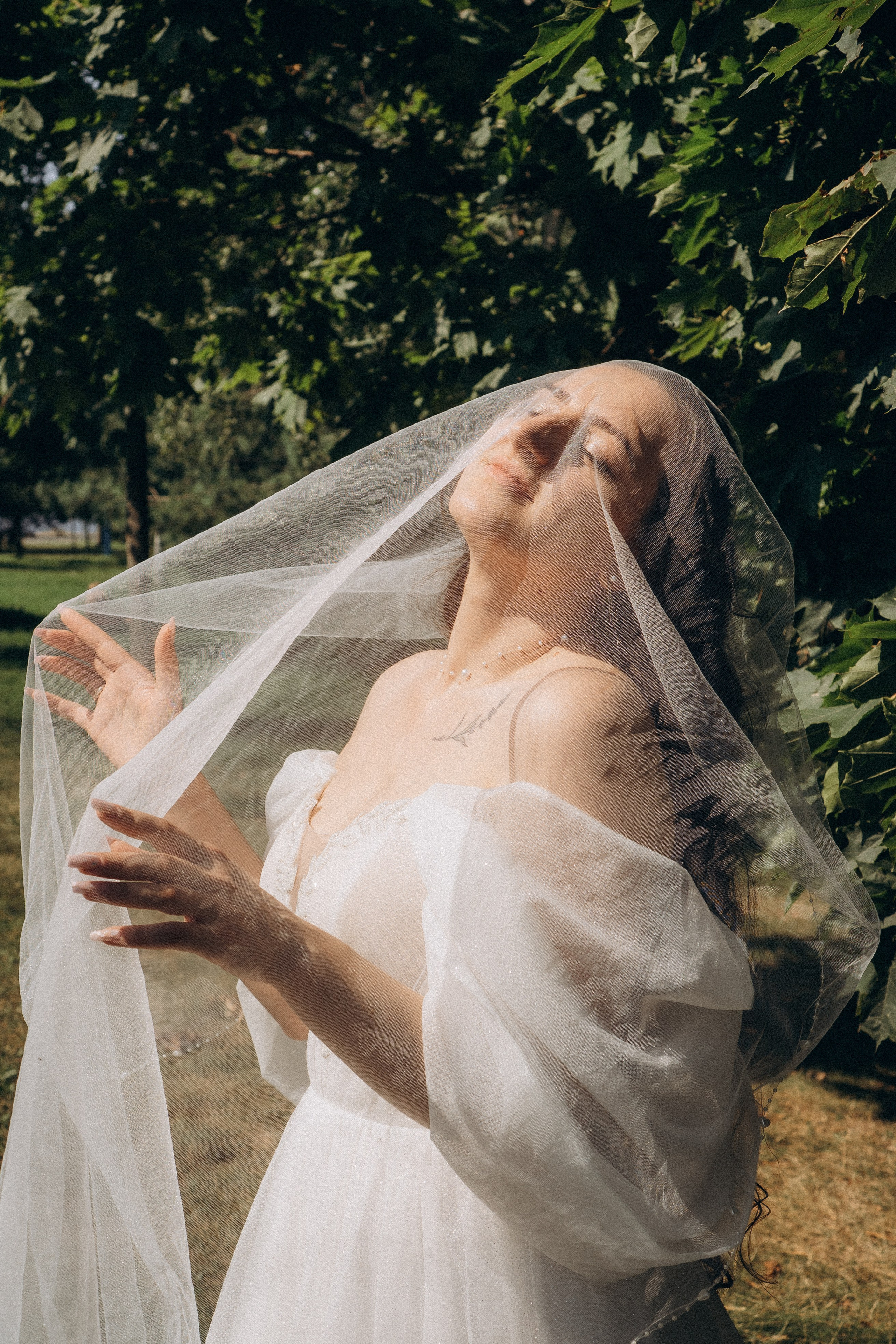 СВАДЕБНАЯ СЬЕМК В ПАРКЕ 300-ЛЕТИЯ. Профессиональный фотограф, Санкт-Петербург — Виктория Богомолова