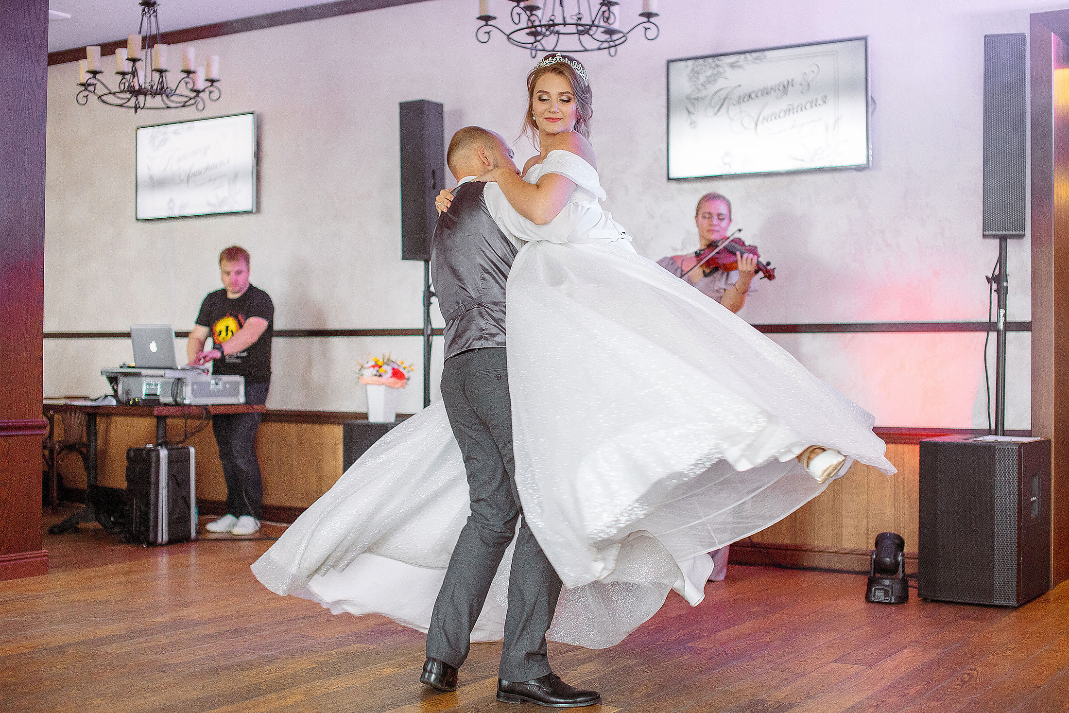 Анастасия и Александр. Свадебный фотограф в Красноярске Артем Медведев