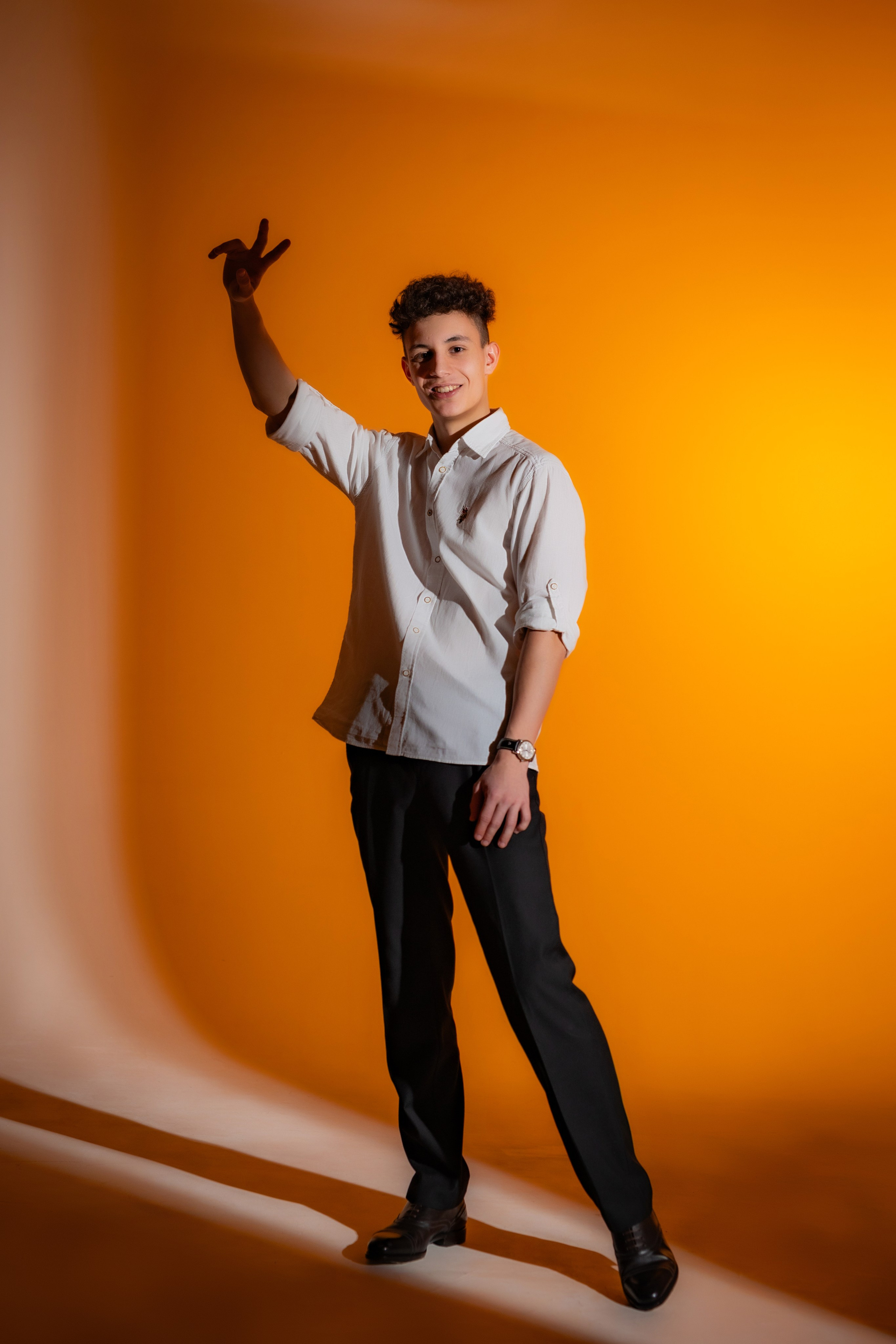 ЦВЕТНОЙ СВЕТ (однотонный). Фото, видео, авторские выпускные альбомы в Нижнем Новгороде