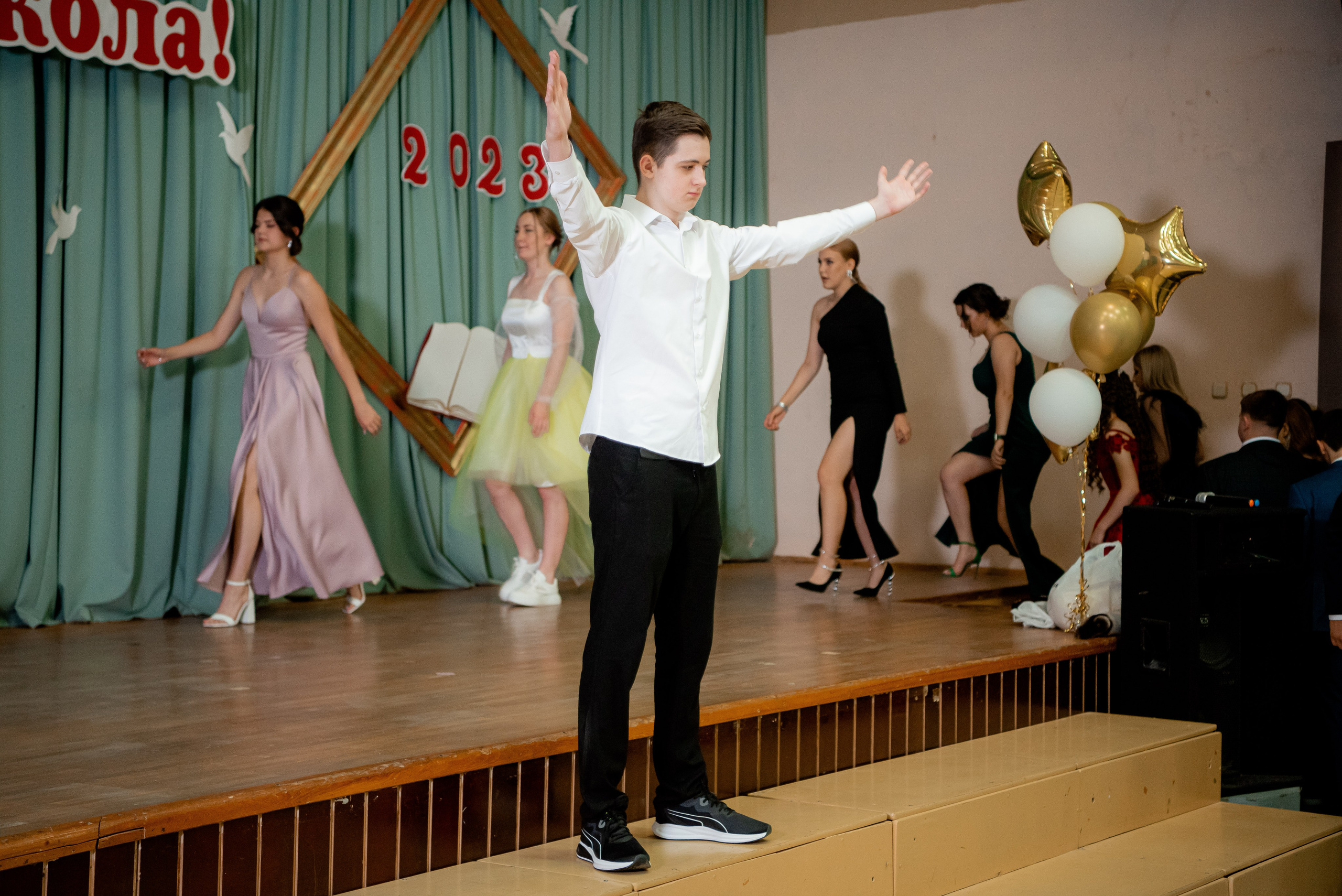 140 Школа. Вручение и Банкет. Сити Холл. Фотограф в Волгограде и Волжском Александр Горбань