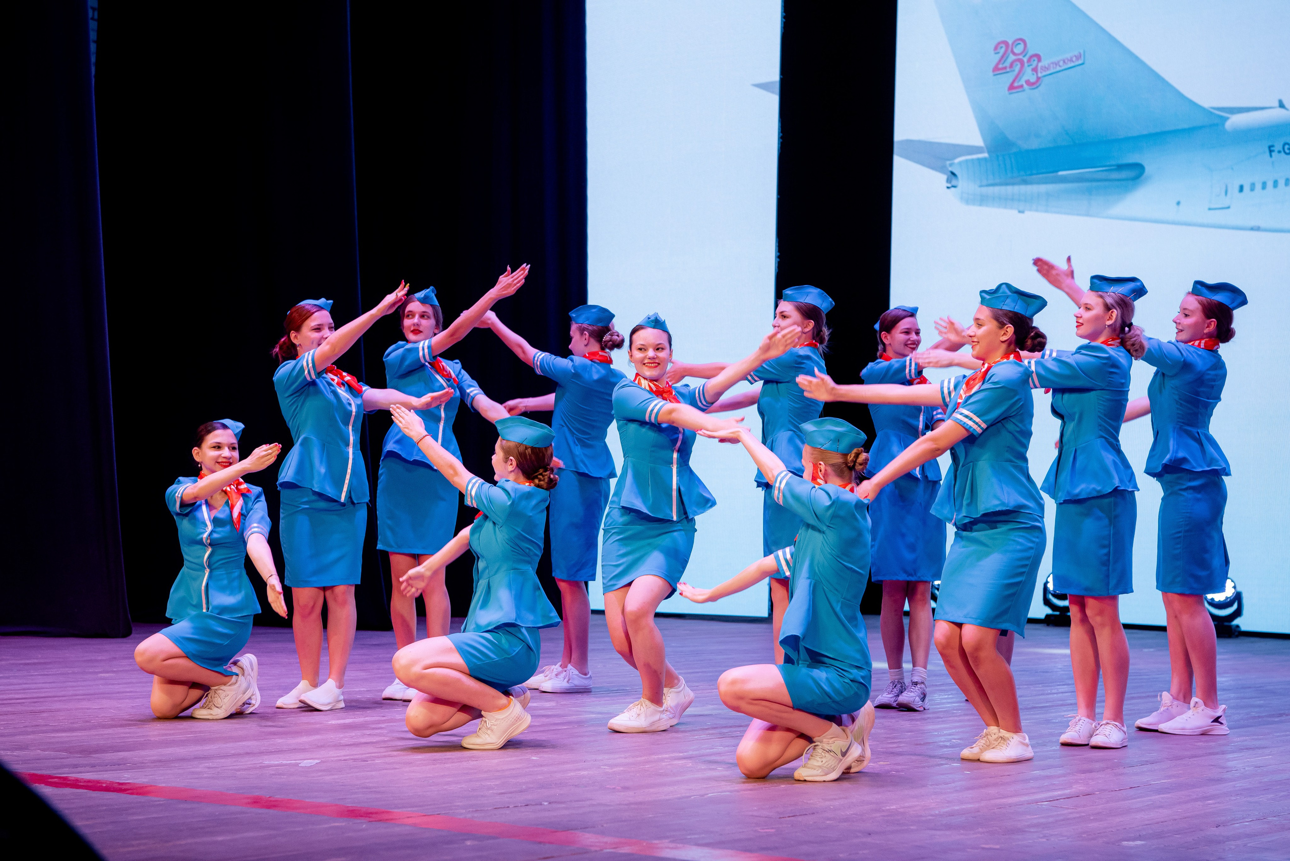 30 Школа. Вручение и Банкет. ДК Юбилейный и Банхоф. Фотограф в Волгограде и Волжском Александр Горбань