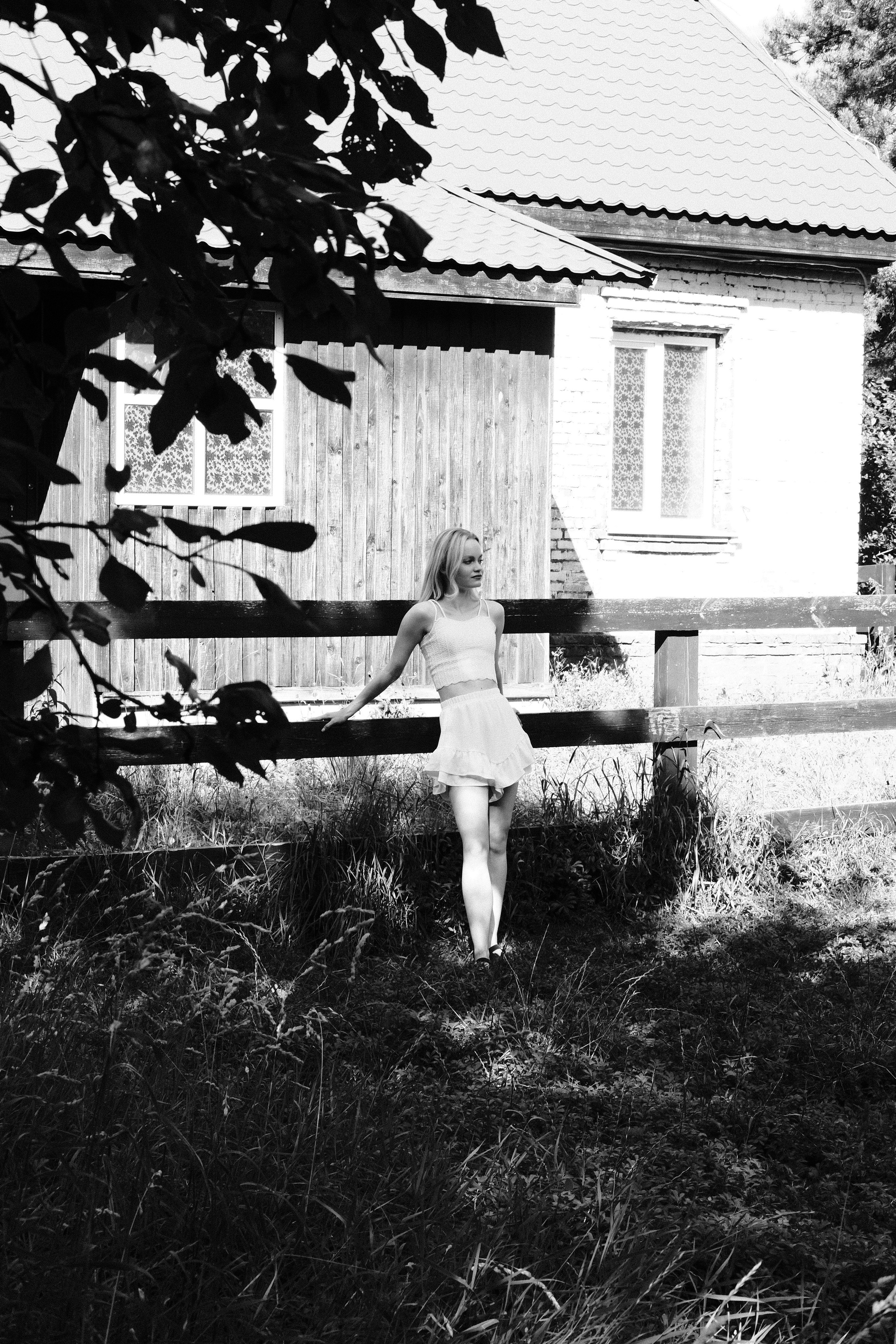 Women. Malkovaa