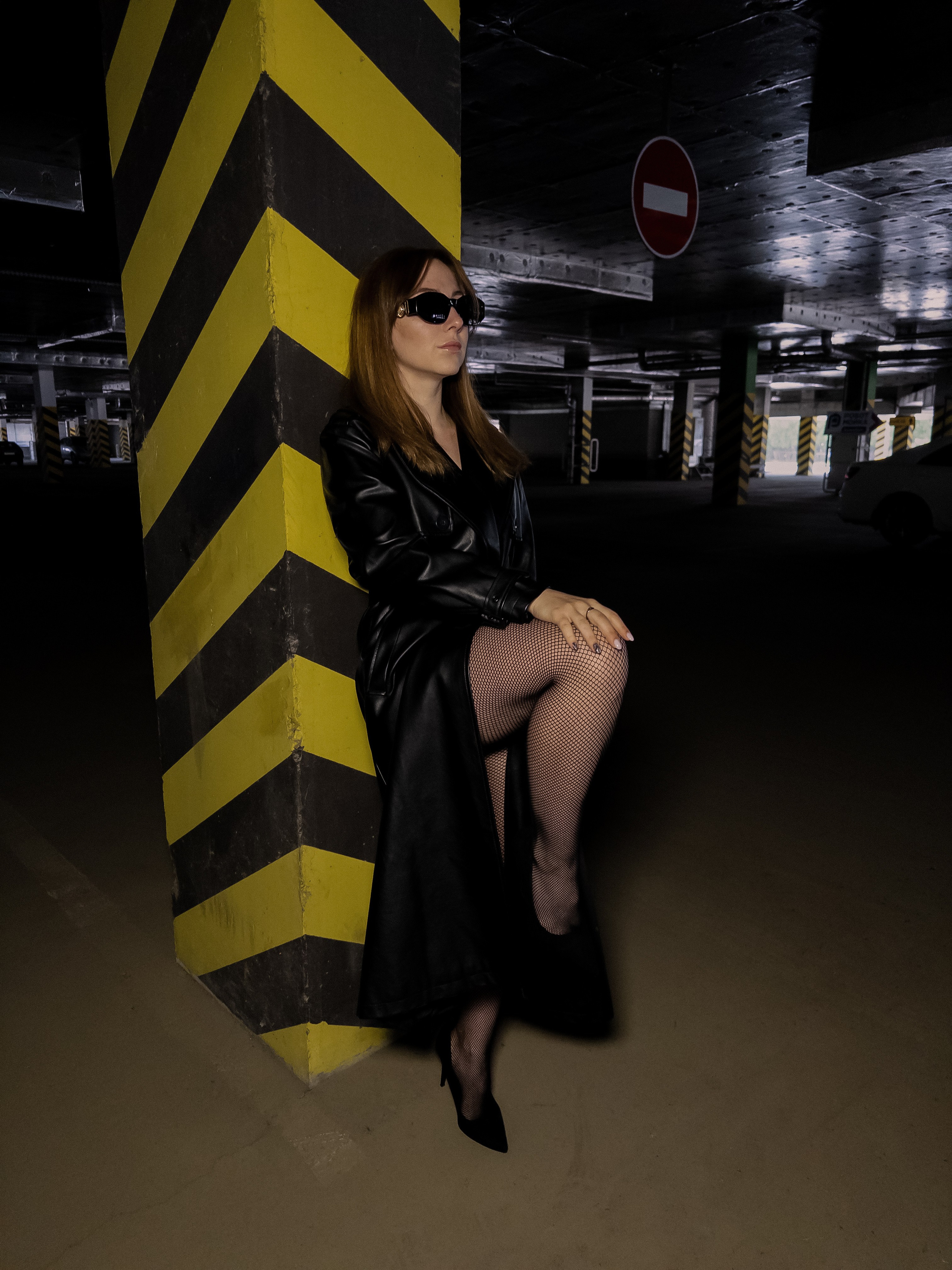 Вика | девушка на фоне бетонных джунглей. Фотограф Барнаул Софья Бояринова