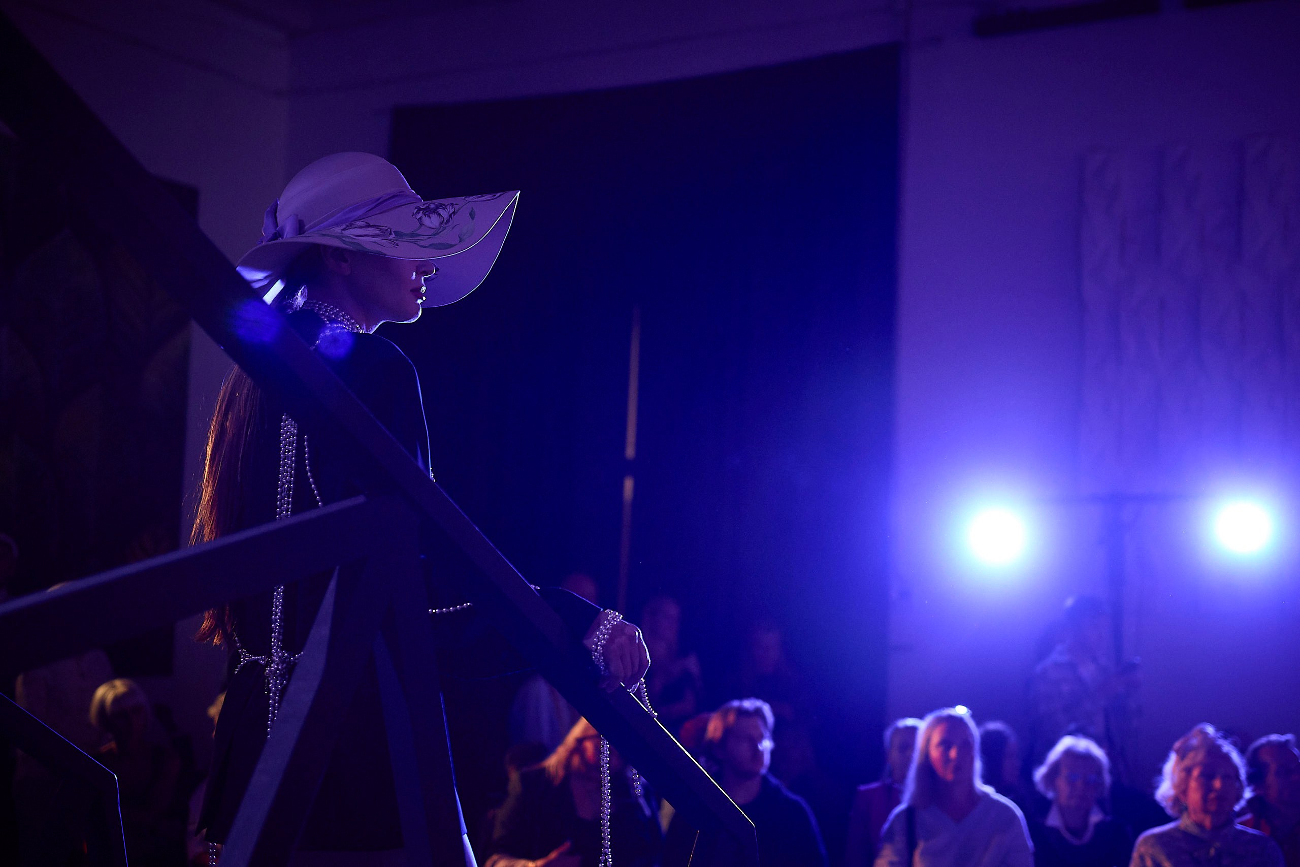 16.09.2025 — Театрализованный показ «Надень Шляпу». Фотограф Константин Комов