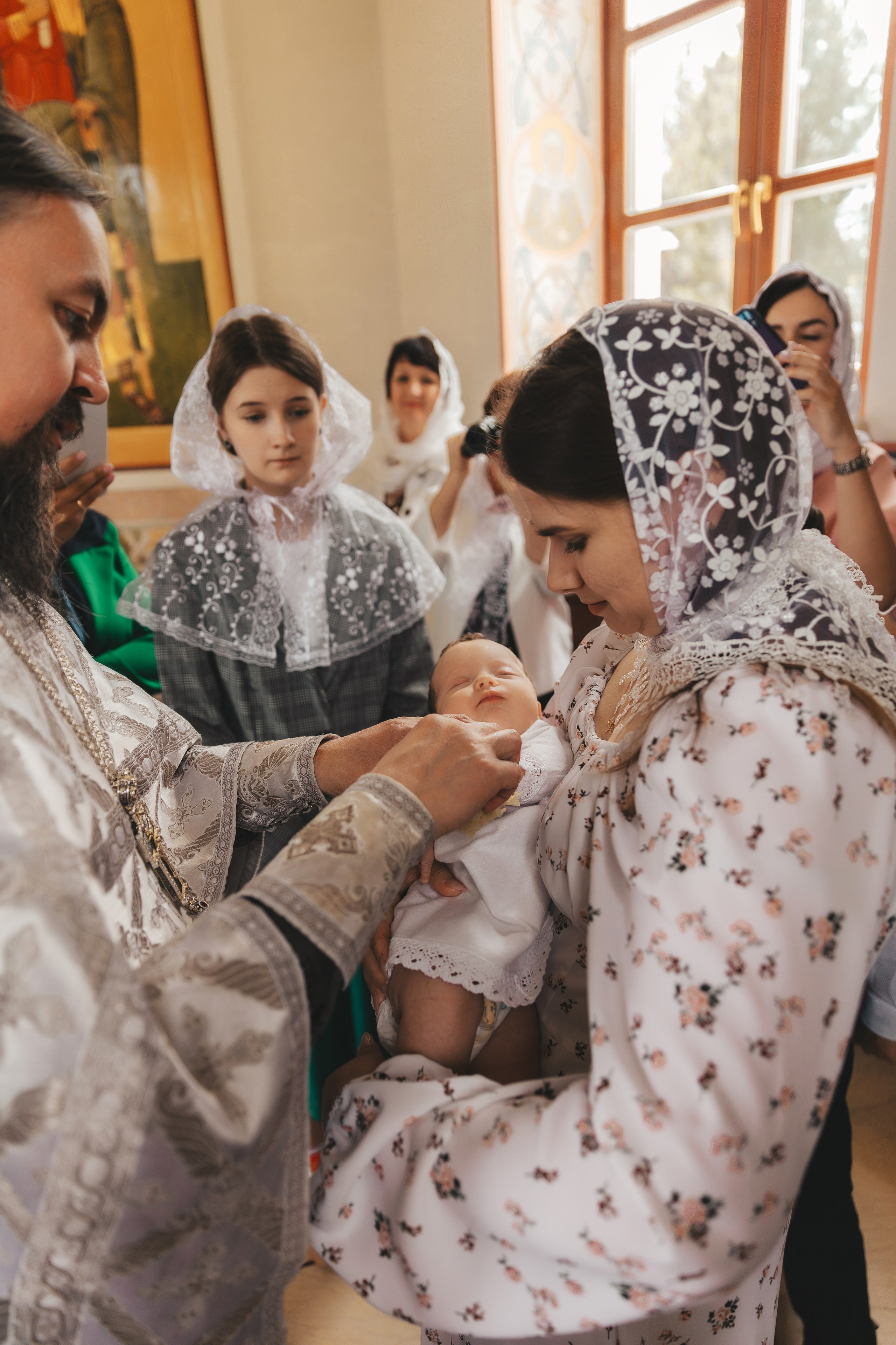 Репортажная съемка Крещения в Москве и области. Семейный и женский фотограф в Москве Надежда Воробьева