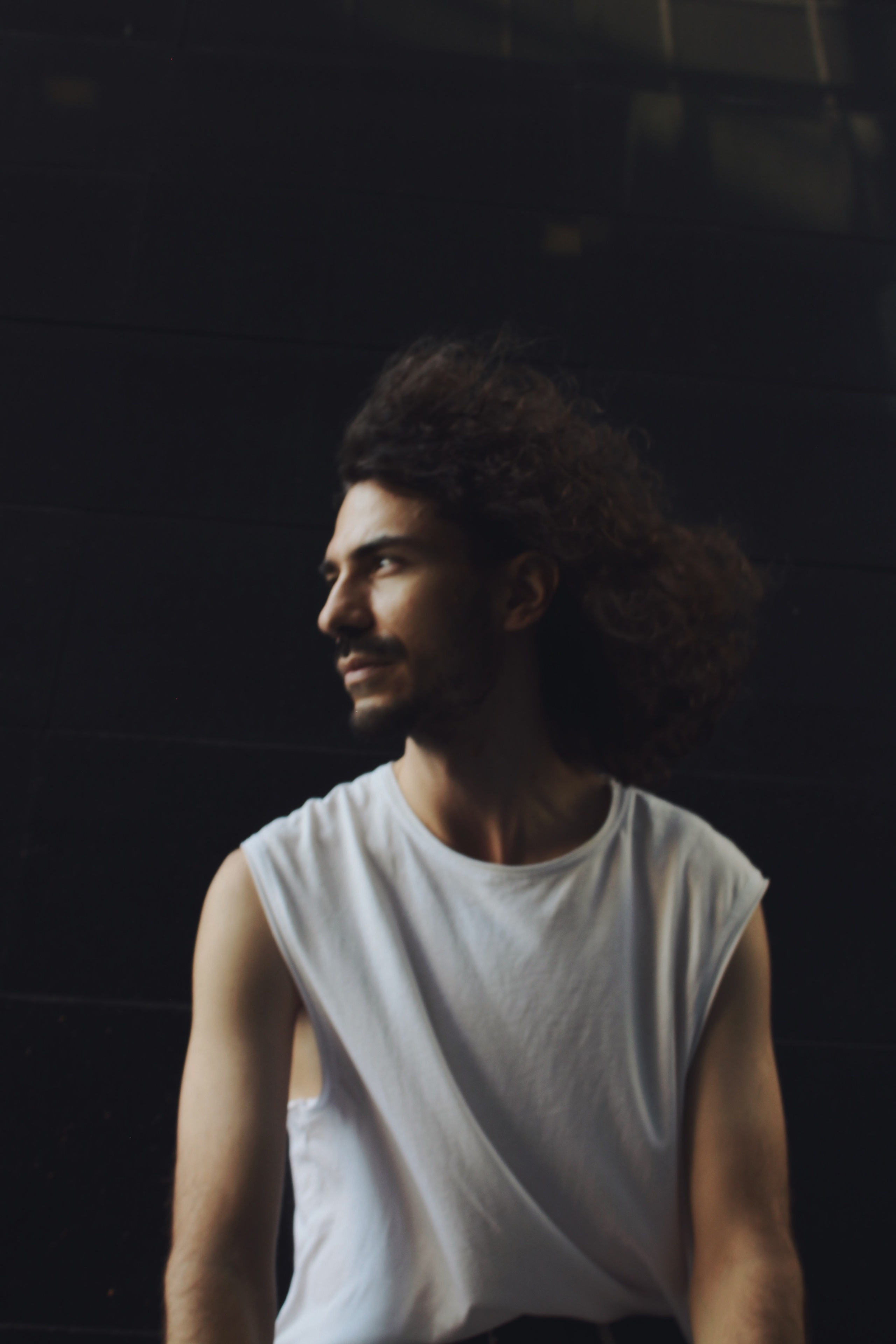 Мужской портрет, мужская фотосессия. Портретный и ню фотограф в Москве Александра Мишура