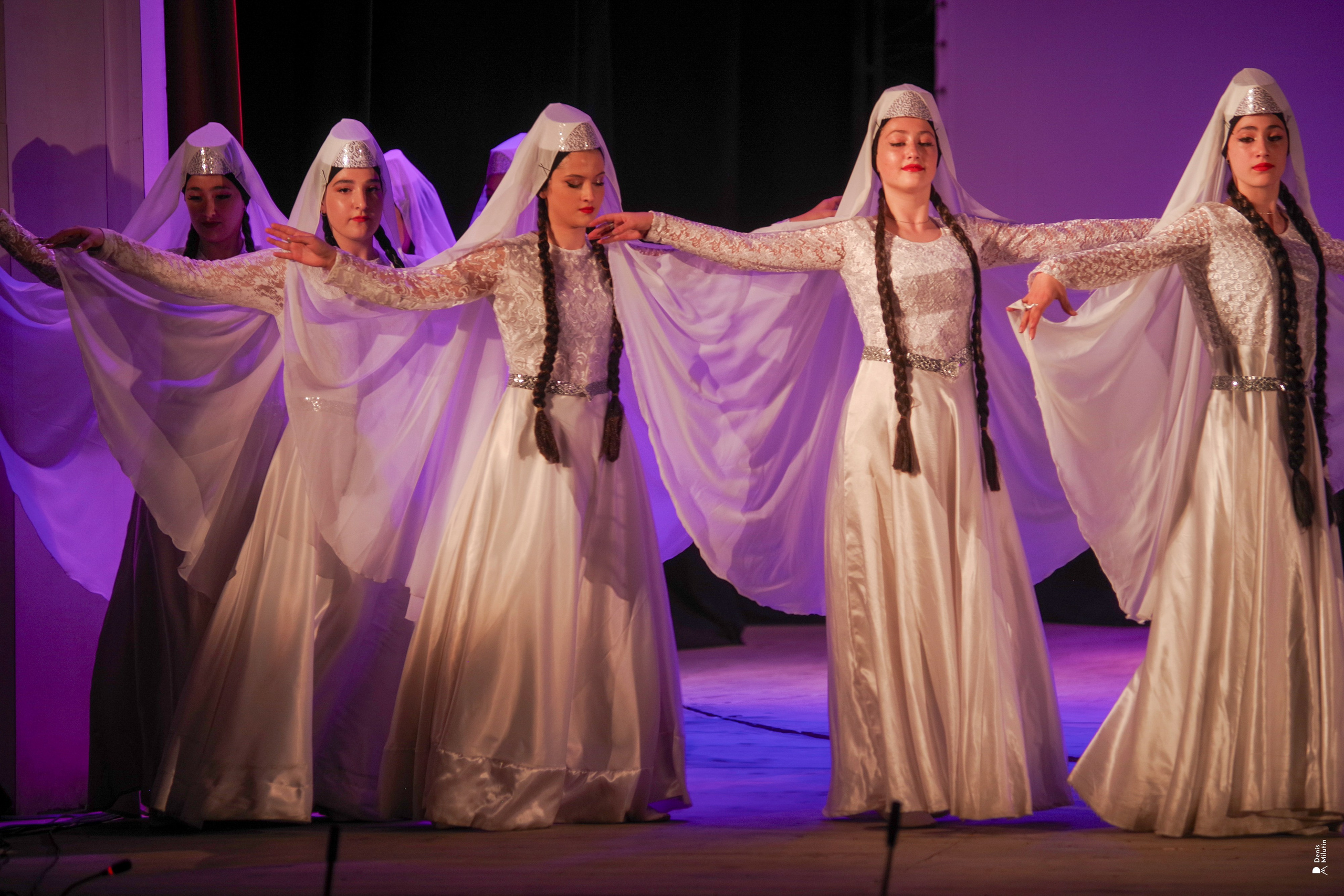 Танцы в прекрасном Они. Портретный фотограф Денис Милютин