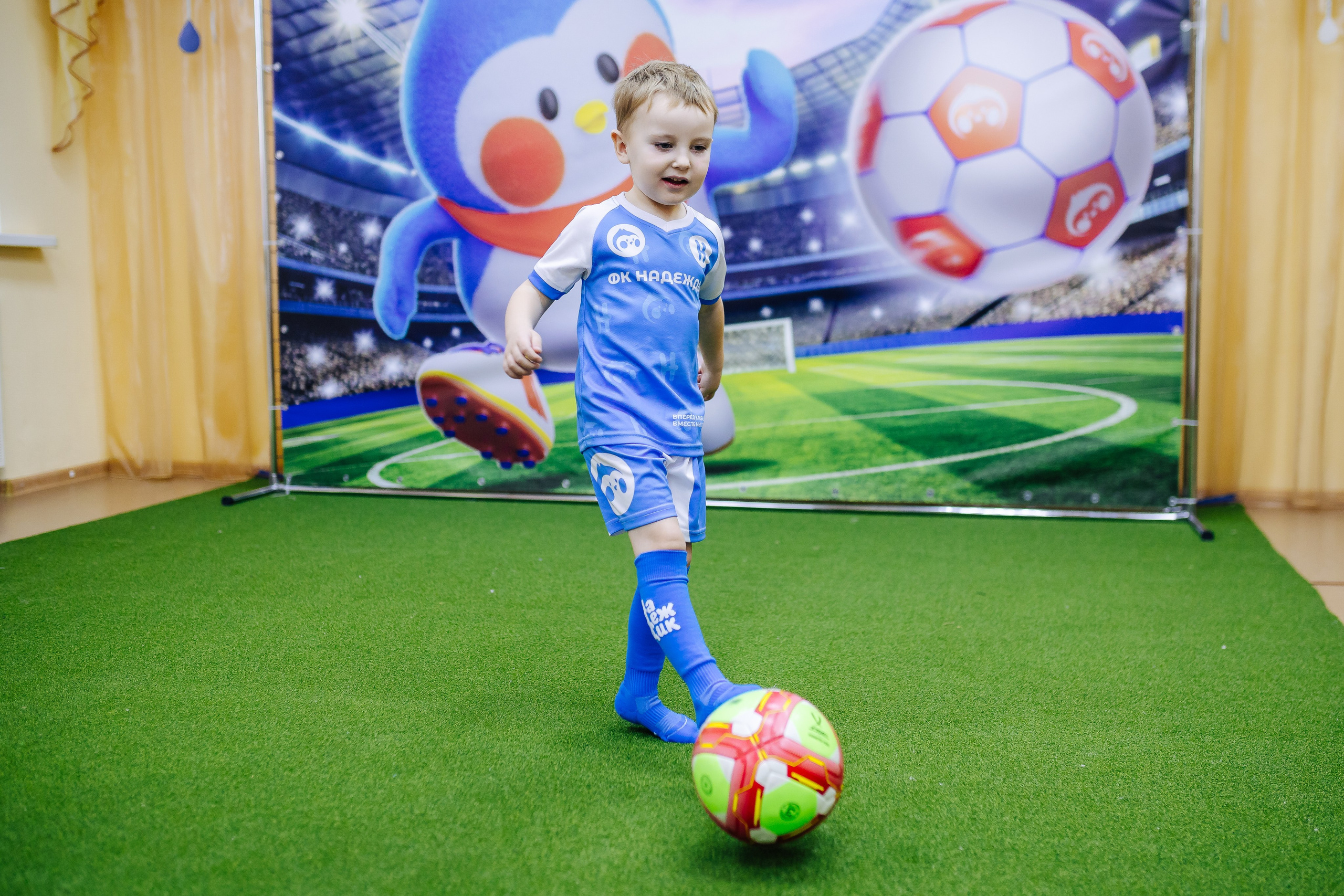 Фотосессия с кубком в детских садах г. Магнитогорска. Денис Прохоров Фотограф в г. Магнитогорск