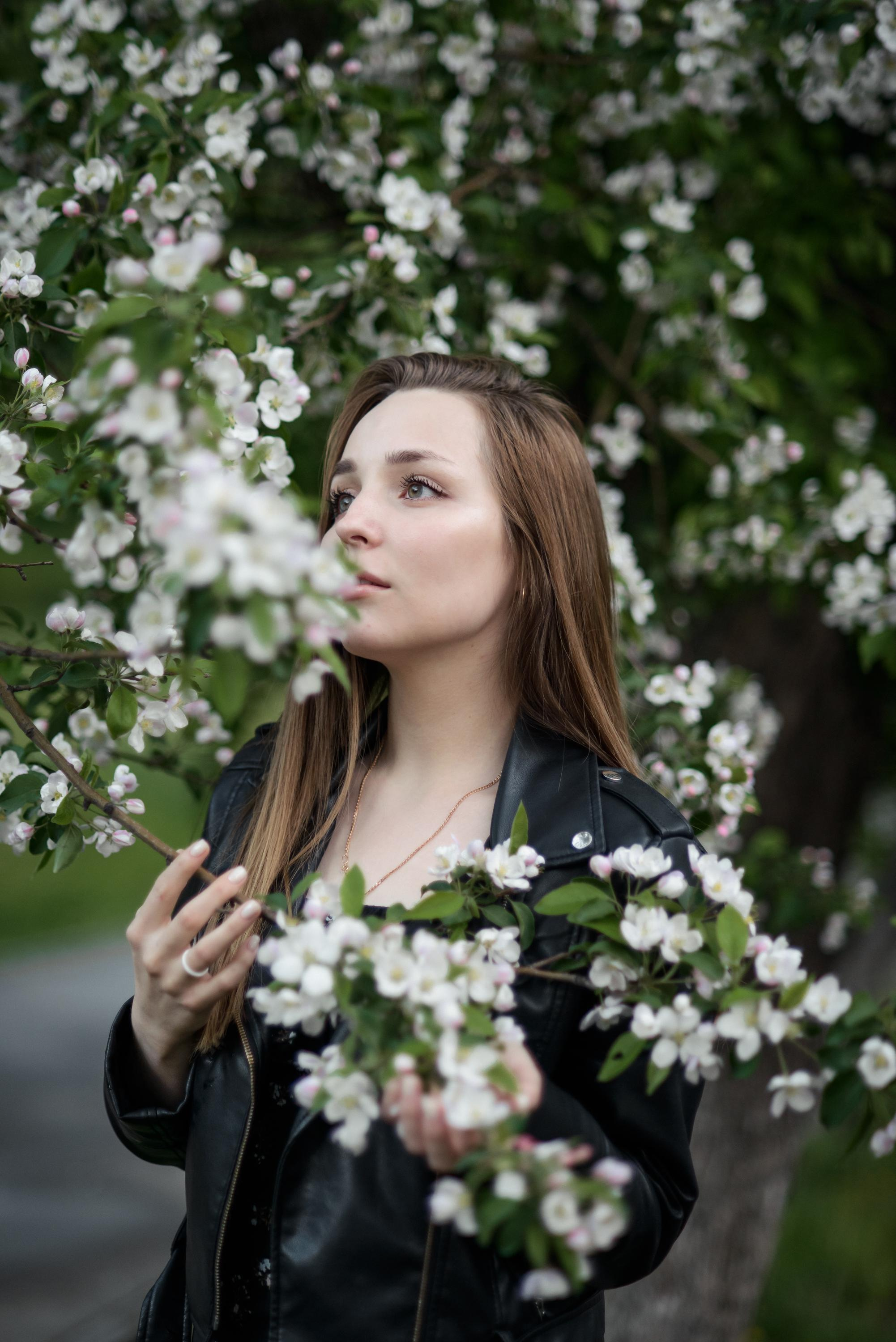 В цветении яблонь. Свадебный фотограф Ижевск Петр Шишков