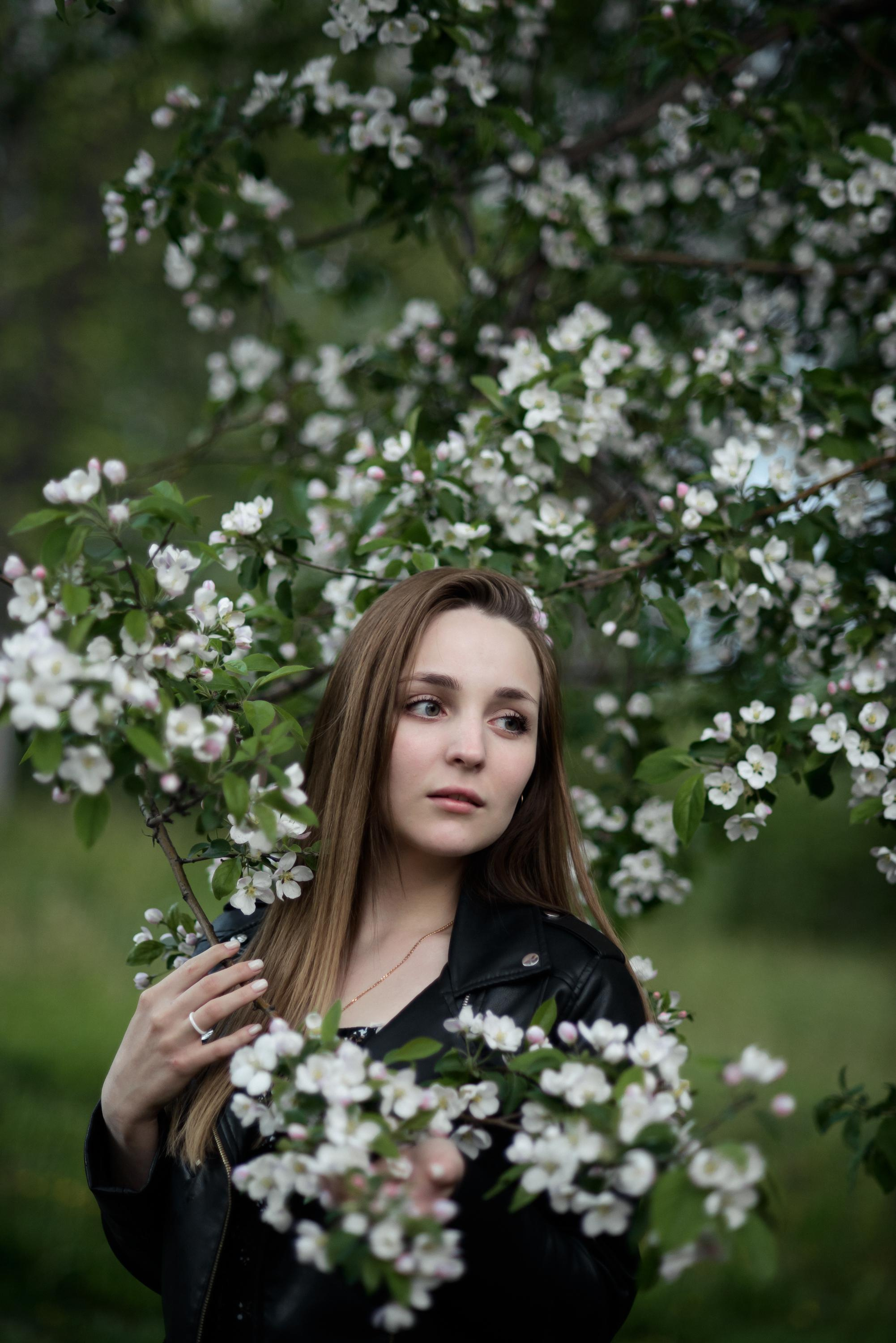 В цветении яблонь. Свадебный фотограф Ижевск Петр Шишков