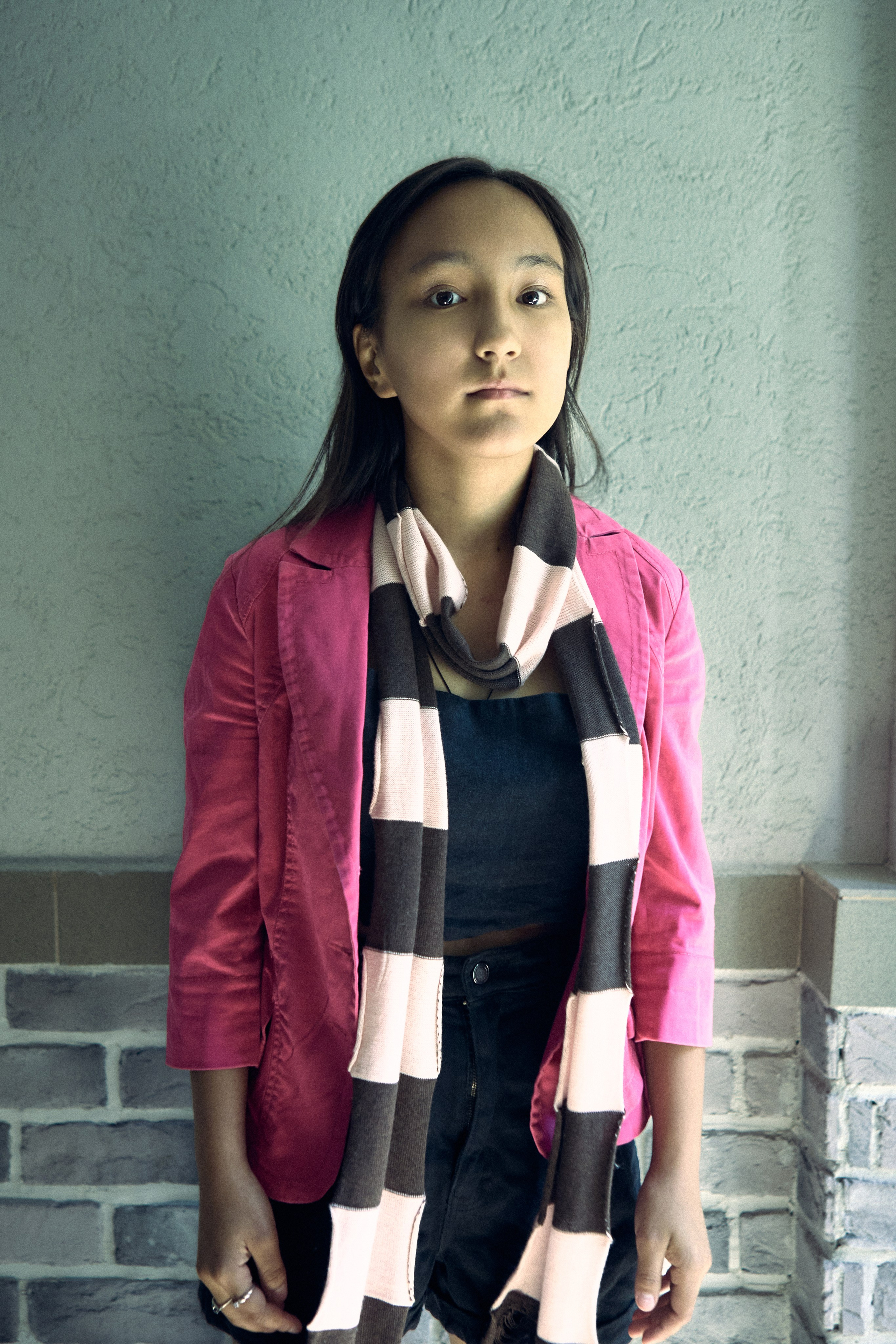 Марина в малиновом жакете. Фотограф Антонина Гудкова