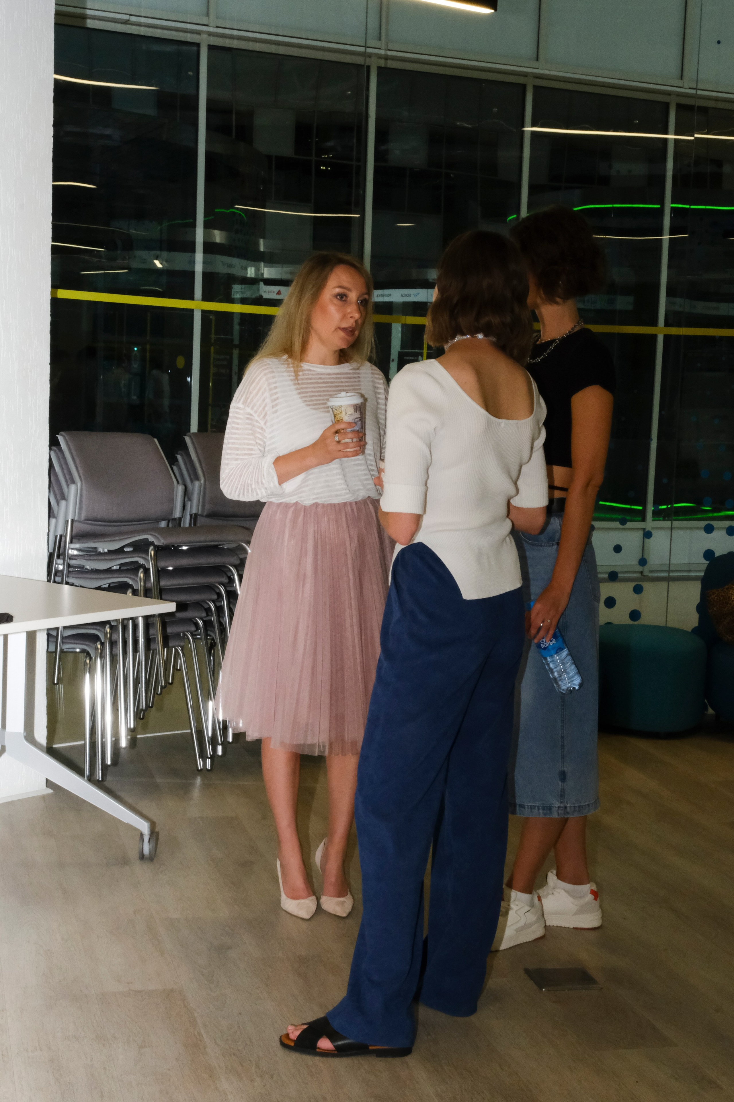 Репортаж бизнес-конференции в Сколково от сообщества BRUSNIKA. Индивидуальная фотосъёмка в Москве. Фотограф Василиса Тарасова