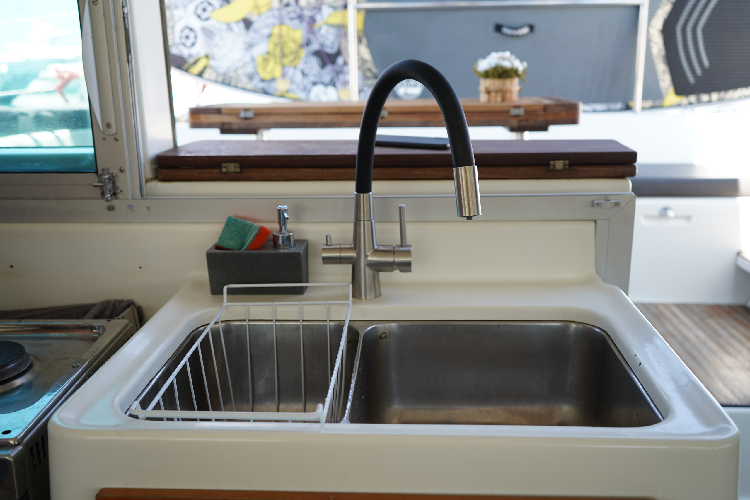 Катамаран Скарлетт о Хара Аренда Яхты в Сочи Яхтанаморе YACHTANAMORE