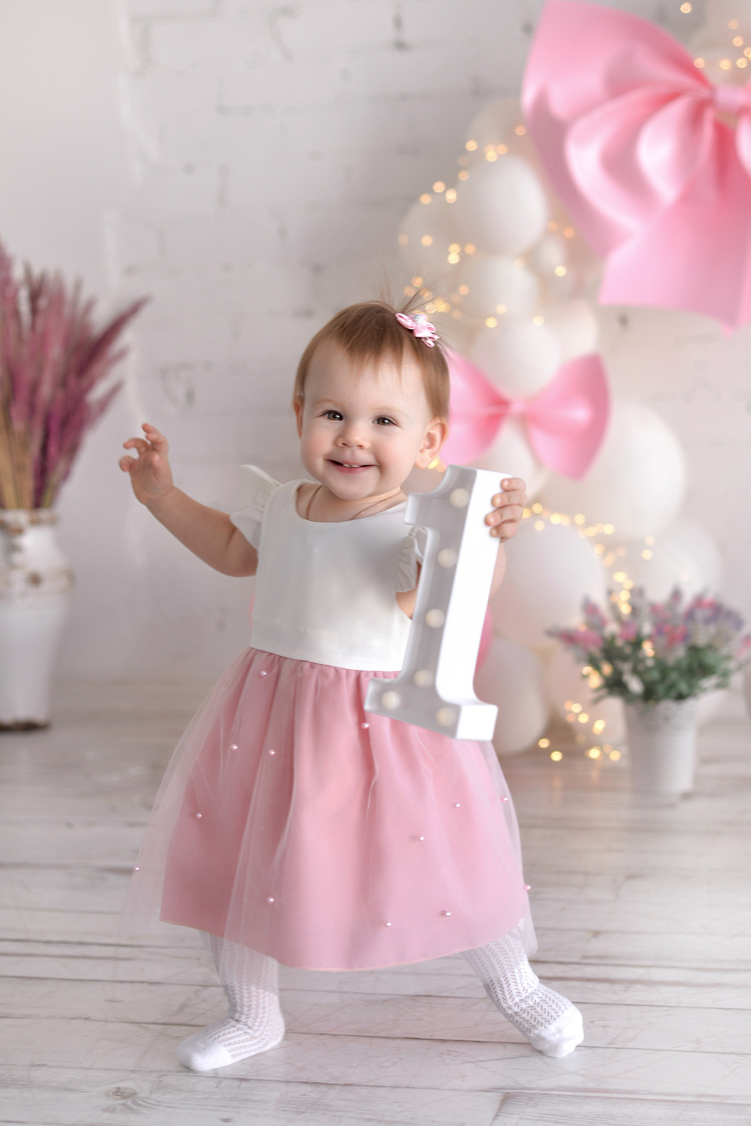 Ариана 1 годик с розовыми бантиками (Рита и Игорь родители). Семейный и свадебный фотограф Галина Абакумова, фотосессии в Белгороде