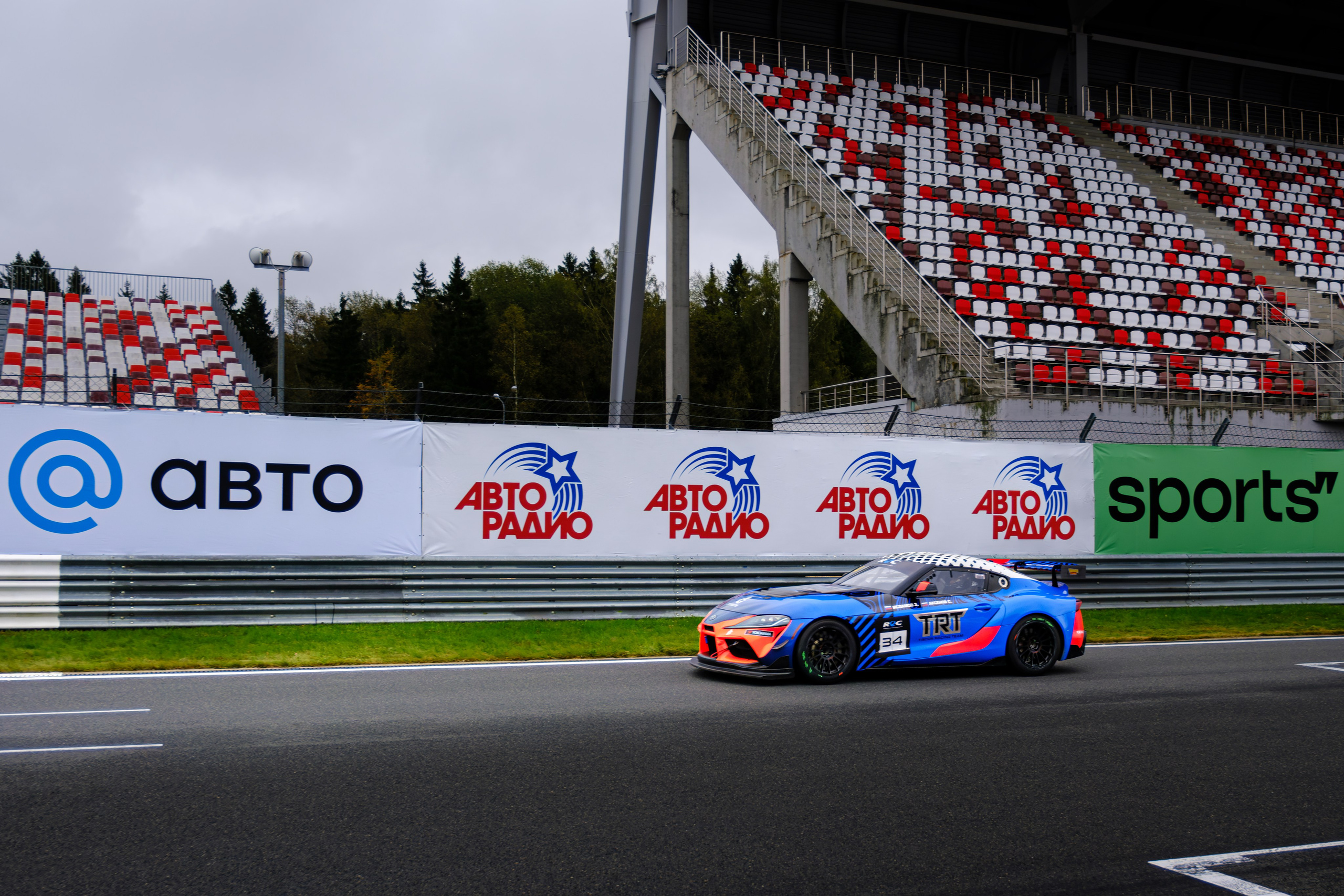 Российская серия гонок на выносливость. Авто и мотоспорт — фотограф Антон Медведев iCoguar