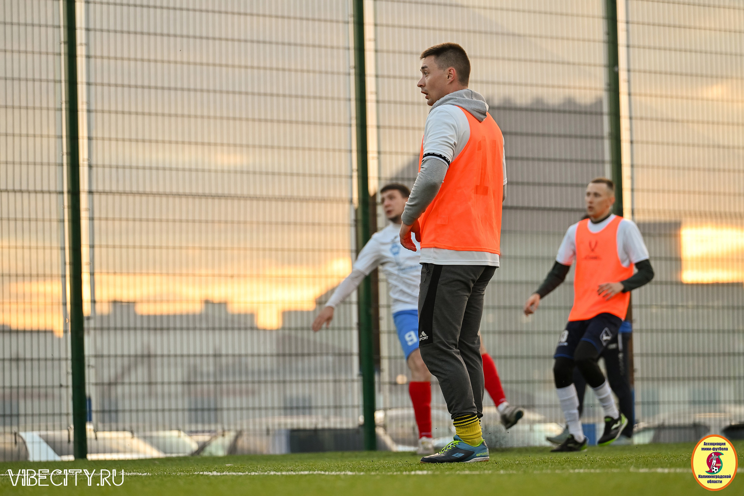 ИГРЫ МИНИ-ФУТБОЛЬНОЙ И КОРПОРАТИВНОЙ ЛИГИ. VIBECITY.RU Вайб Сити Ру Фоторепортажи Фотоотчеты Калининград