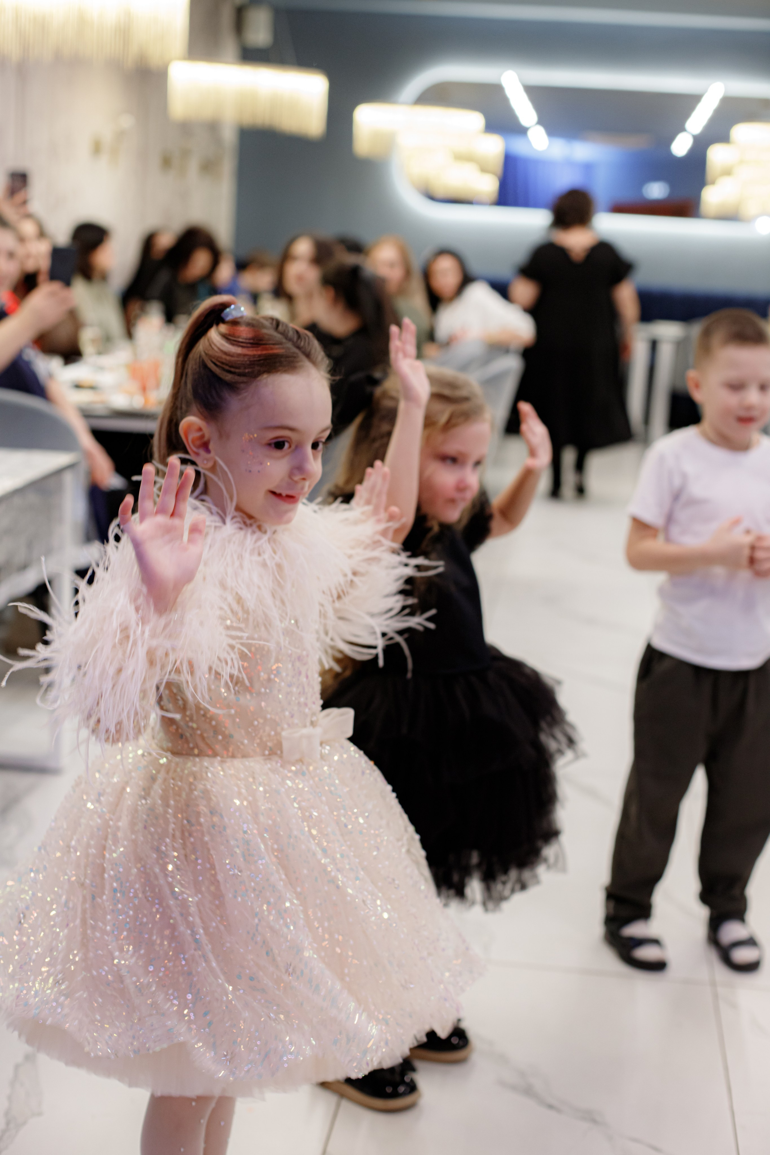 ASIA'S BIRTHDAY PARTY. Photokarish