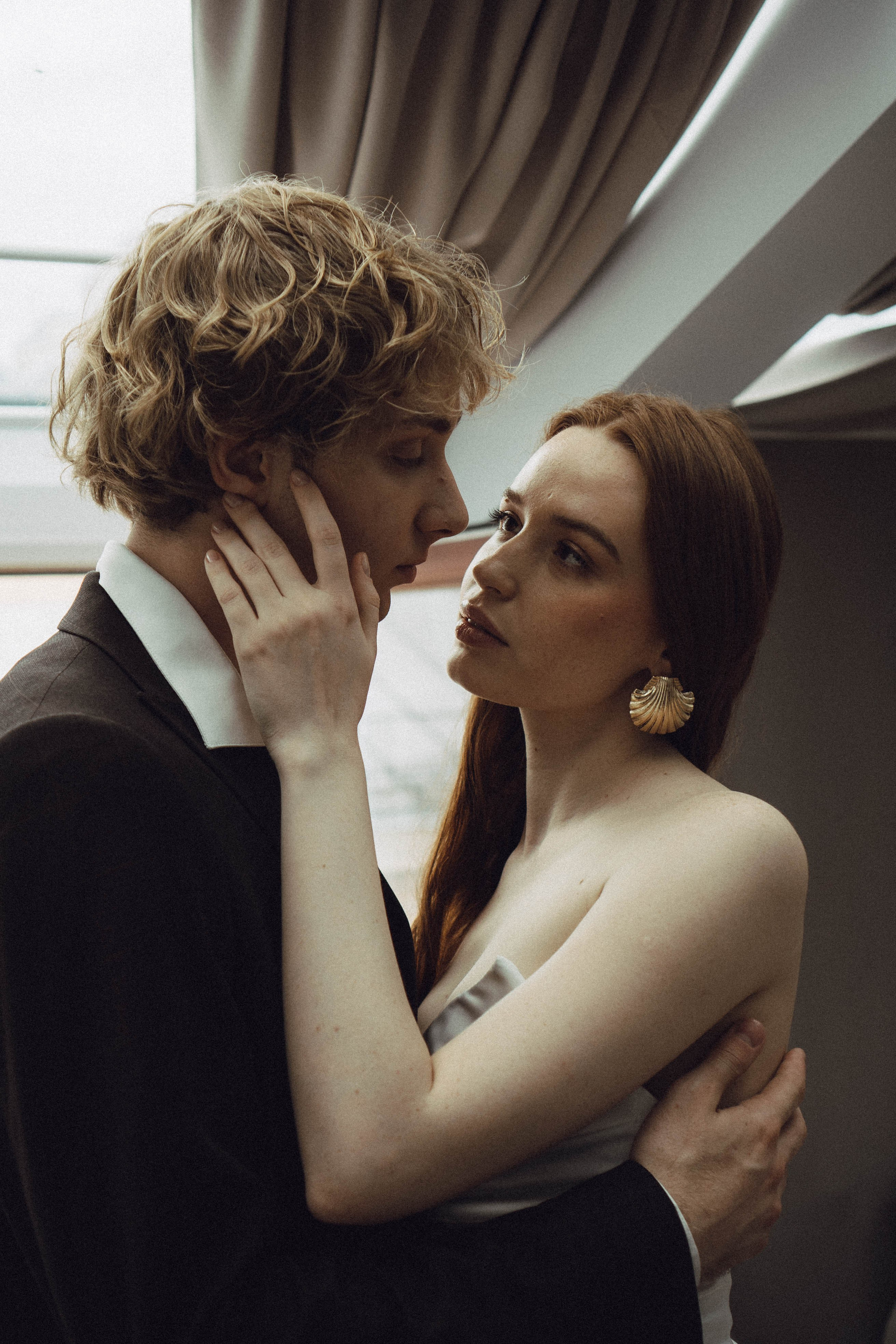 СВАДЕБНАЯ СЬЕМКА В ОТЕЛЕ. СБОРЫ ЖЕНИХА И НЕВЕСТЫ И ТАКЖЕ ТОР И ПОДГОТОВКА К ПРОГУЛКЕ. Профессиональный фотограф, Санкт-Петербург — Виктория Богомолова