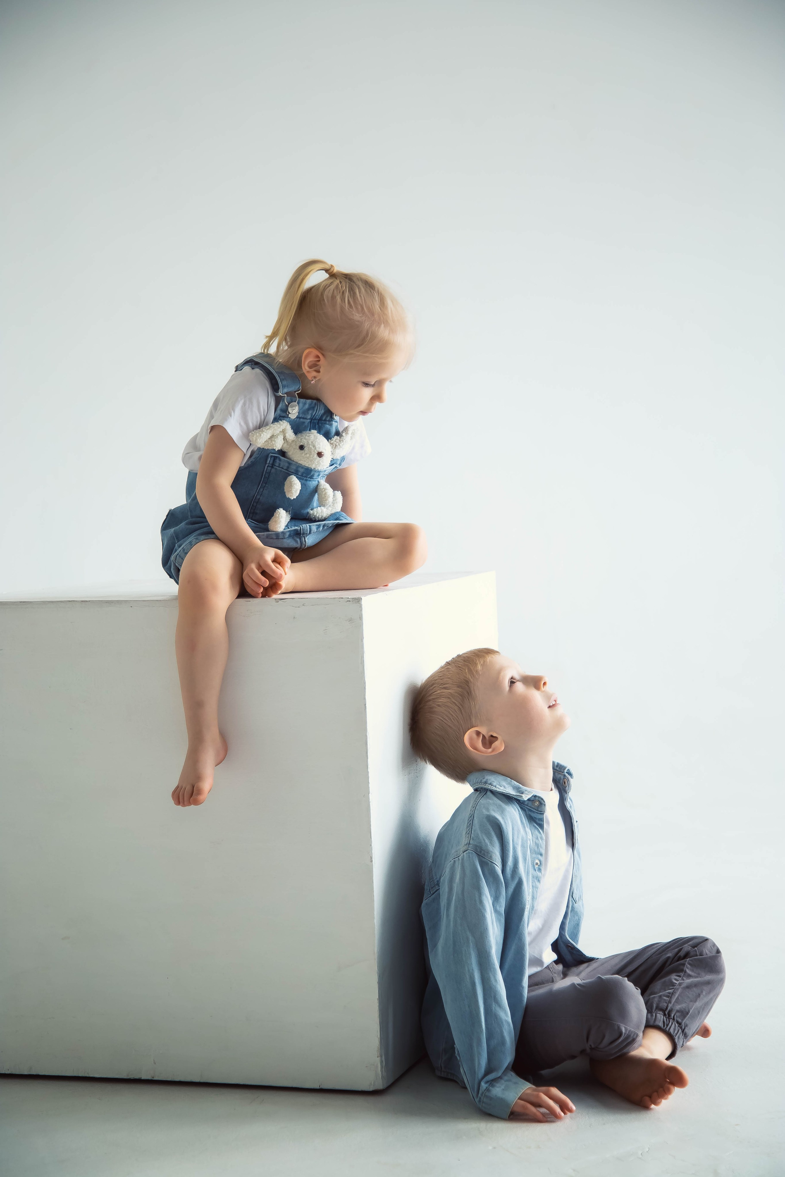 Семейная фотосессия в студии в Москве. Семейный фотограф в Москве Влада Лунина
