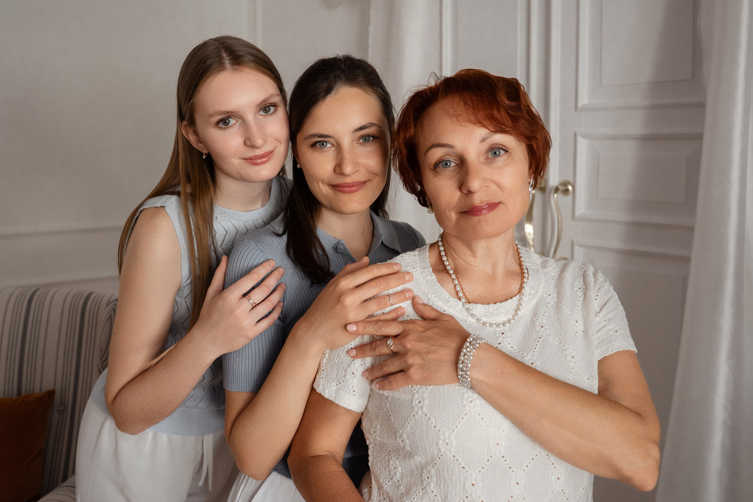 Семейная история: мама и две дочери. Фотограф Севастополь — Климова Анастасия