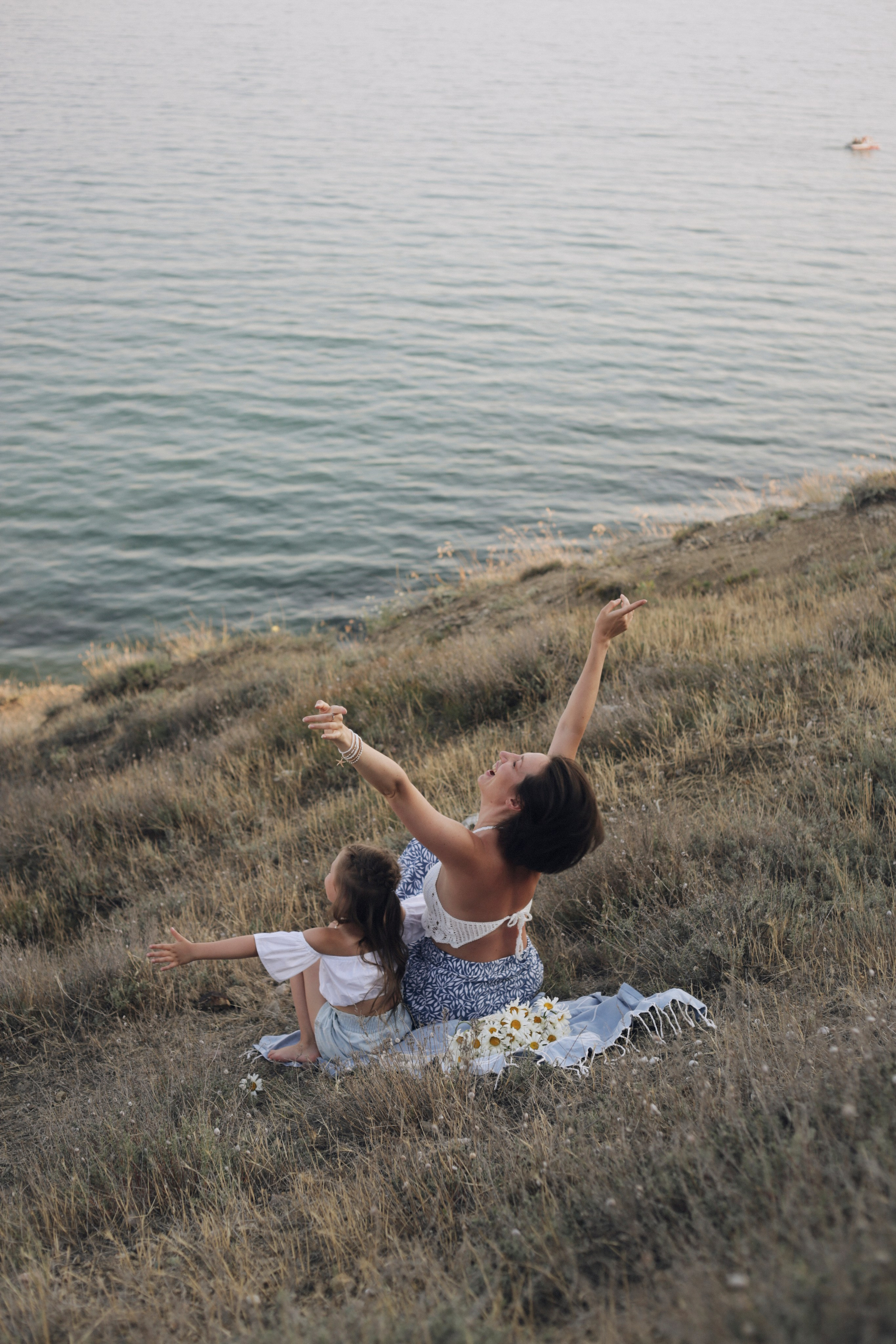 Прогулка в Орджоникидзе | Лиза и Поля. Семейный фотограф в Феодосии и по Крыму Брежнева Алла