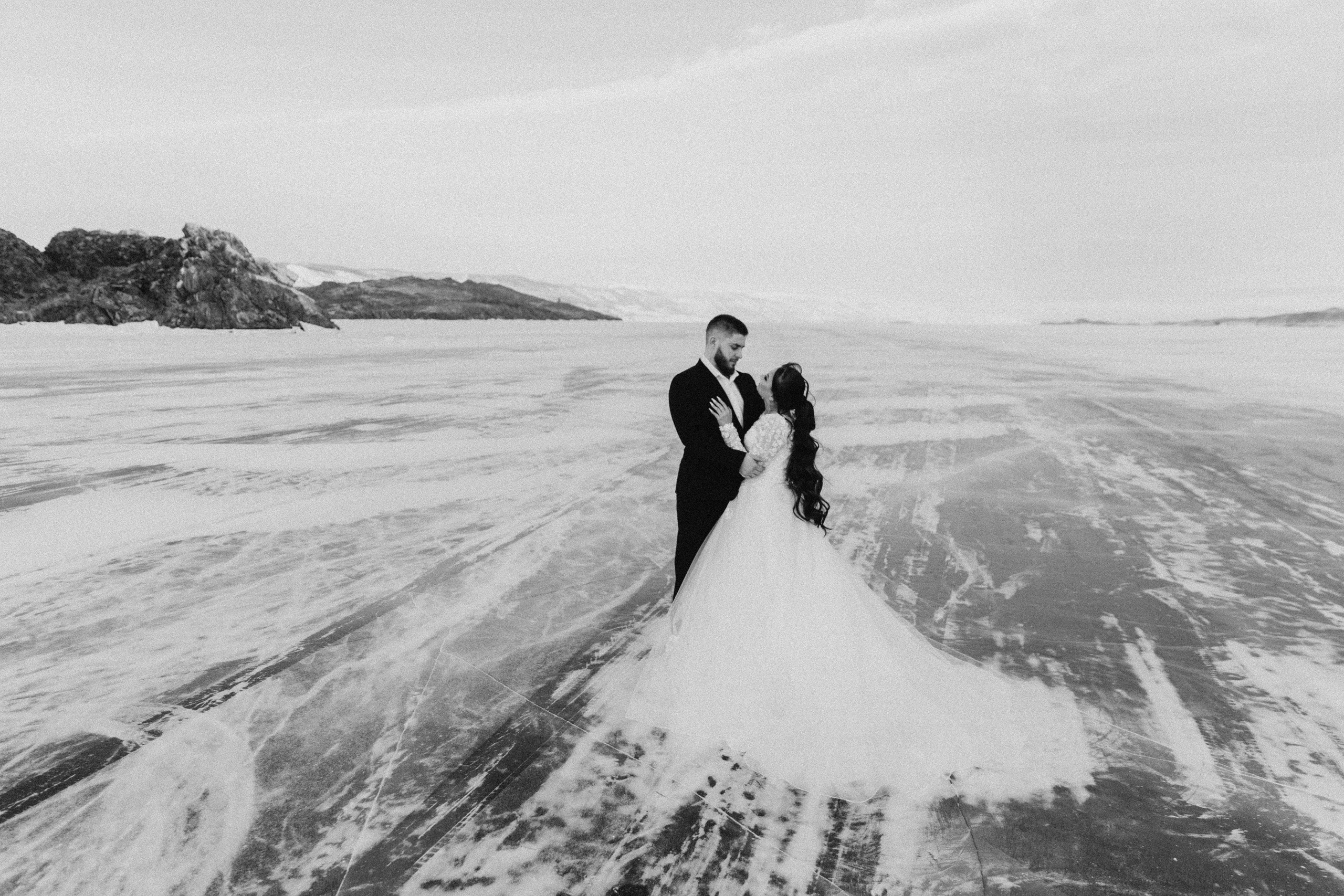 Свадебная зимняя съемка на Байкале. Главная