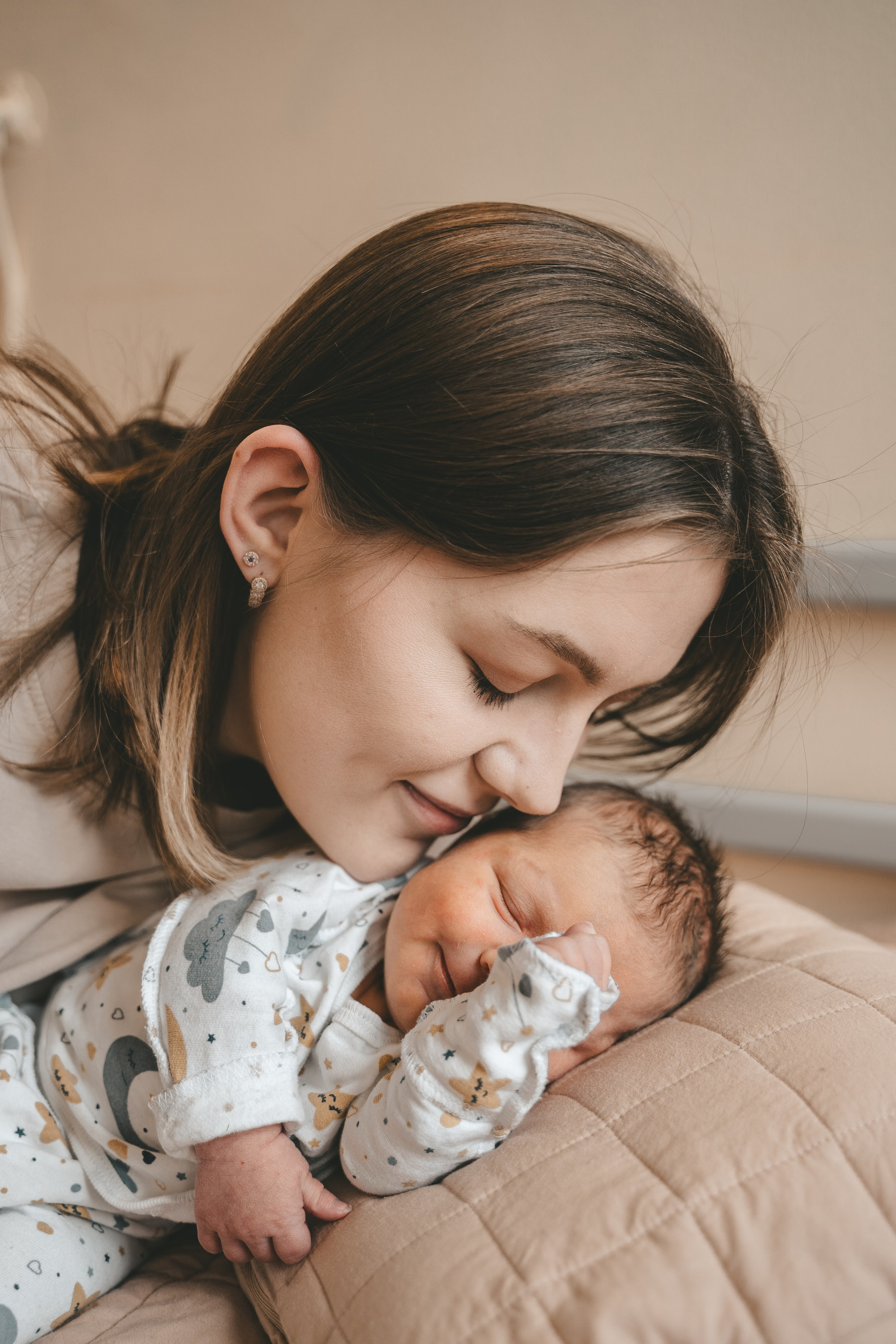 Фото выписки — заказать фотографа на выписку из роддома в Москве. Фотографы на роды в Москве. Фото и видео родов. Фотопроект «Продолжение рода»