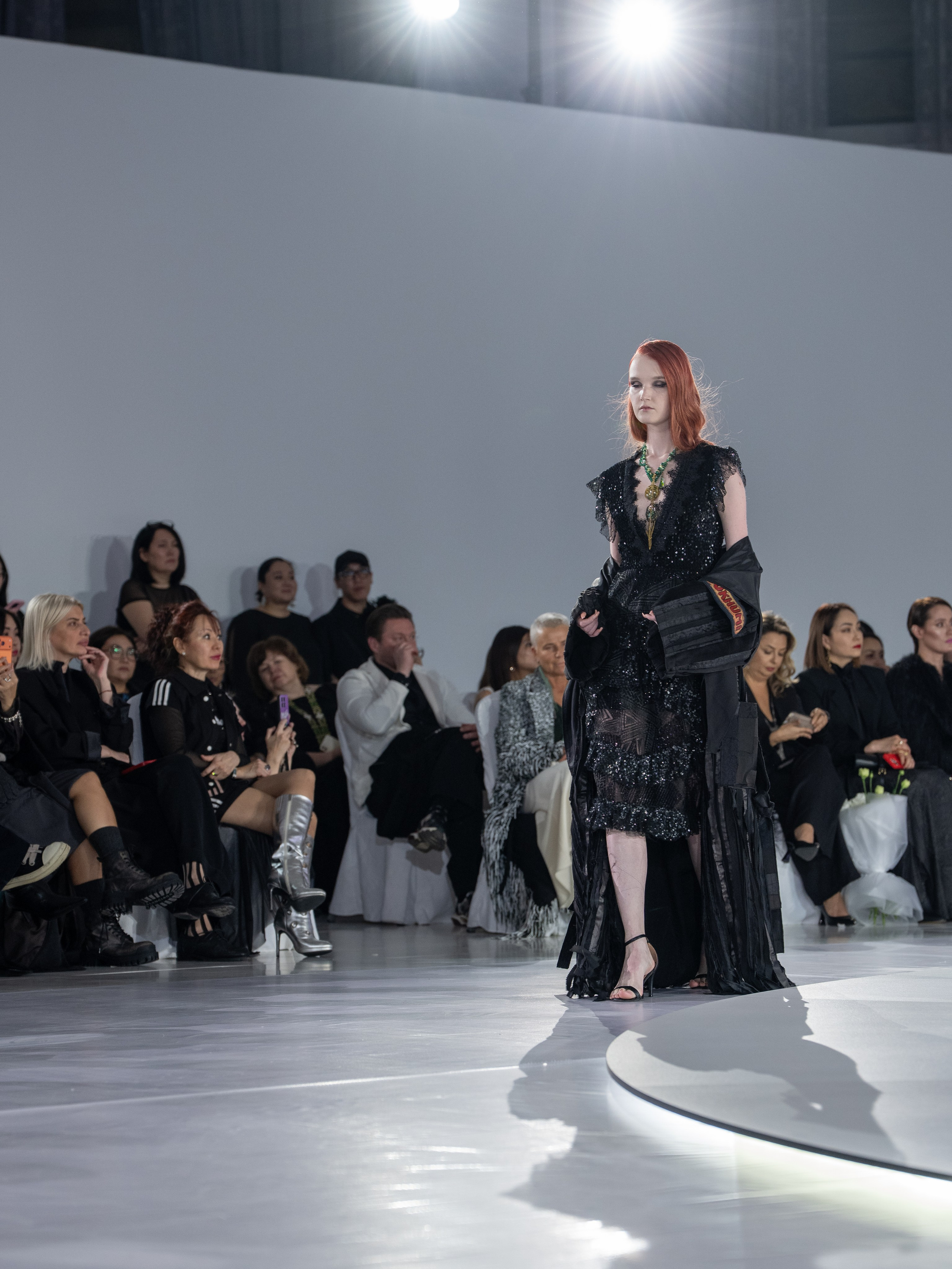 Дизайнер Kharchi. Сайт Алматинского НЮ АРТ, будуар и фэшн фотографа Дениса Карпенко