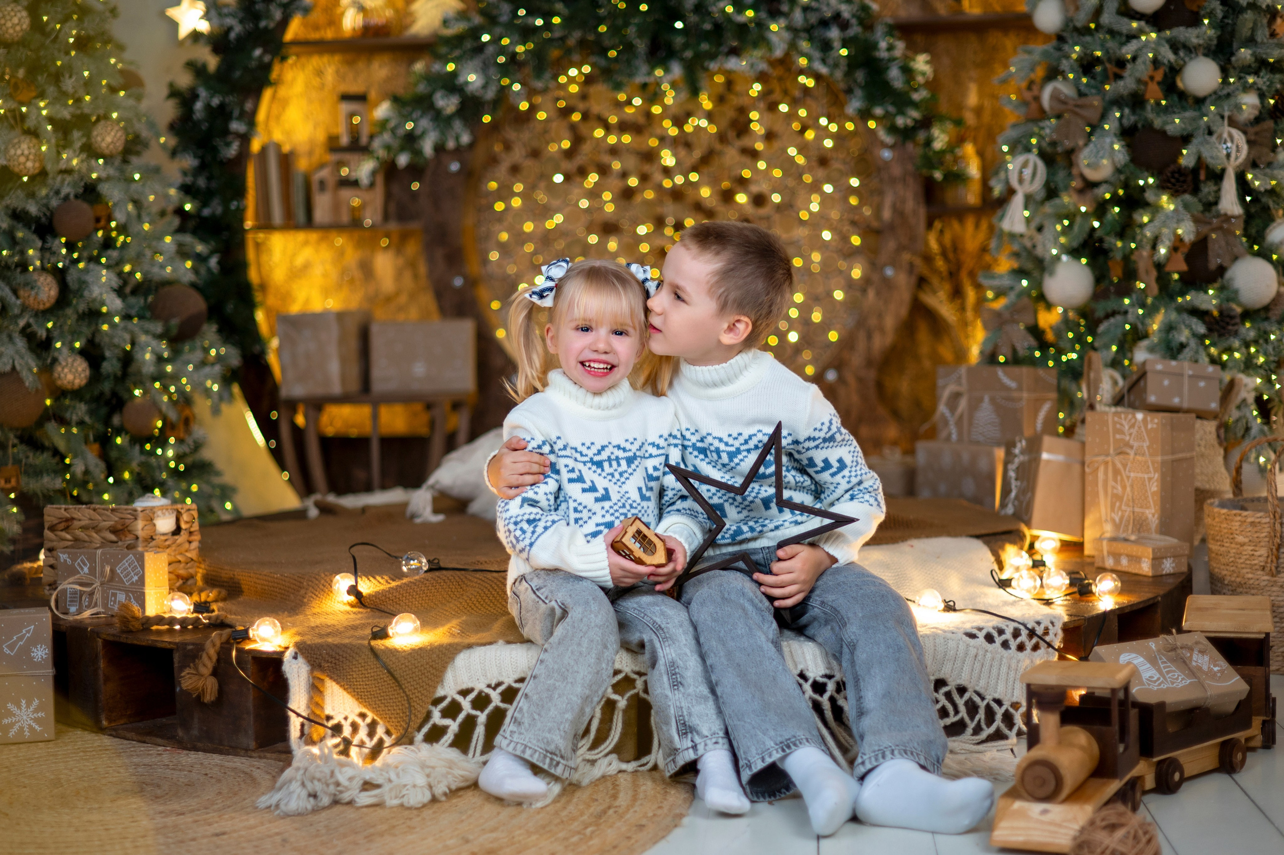 Семейная фотосессия студия Леонардо. Детский и семейный фотограф г. Москва Оксана Катаджи
