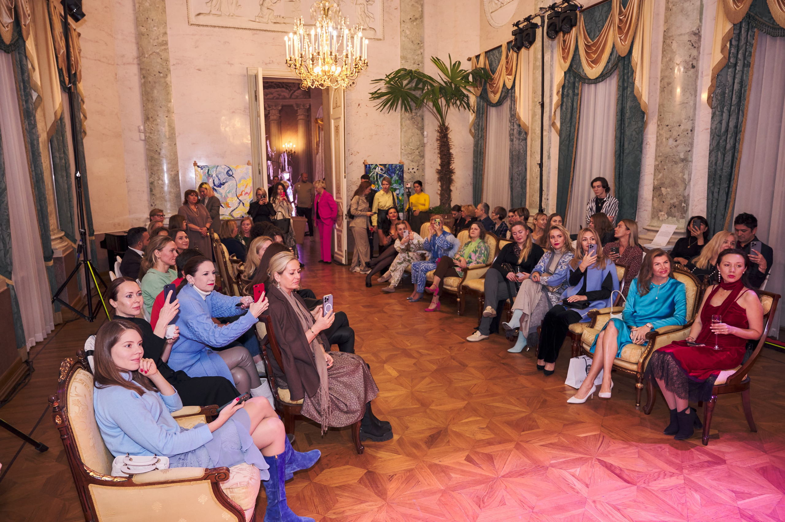 21.09.22 Люблино — Показ коллекции платьев. Никита Хохловский фото и видео продакшн