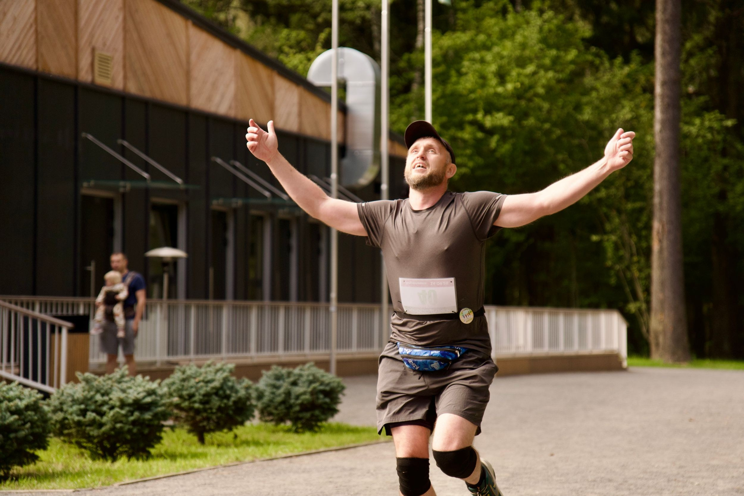 Забег в парке «Дубки». Кафе «БЕЛКА НАШЕПТАЛА». Ну оооочень концептуальное кафе