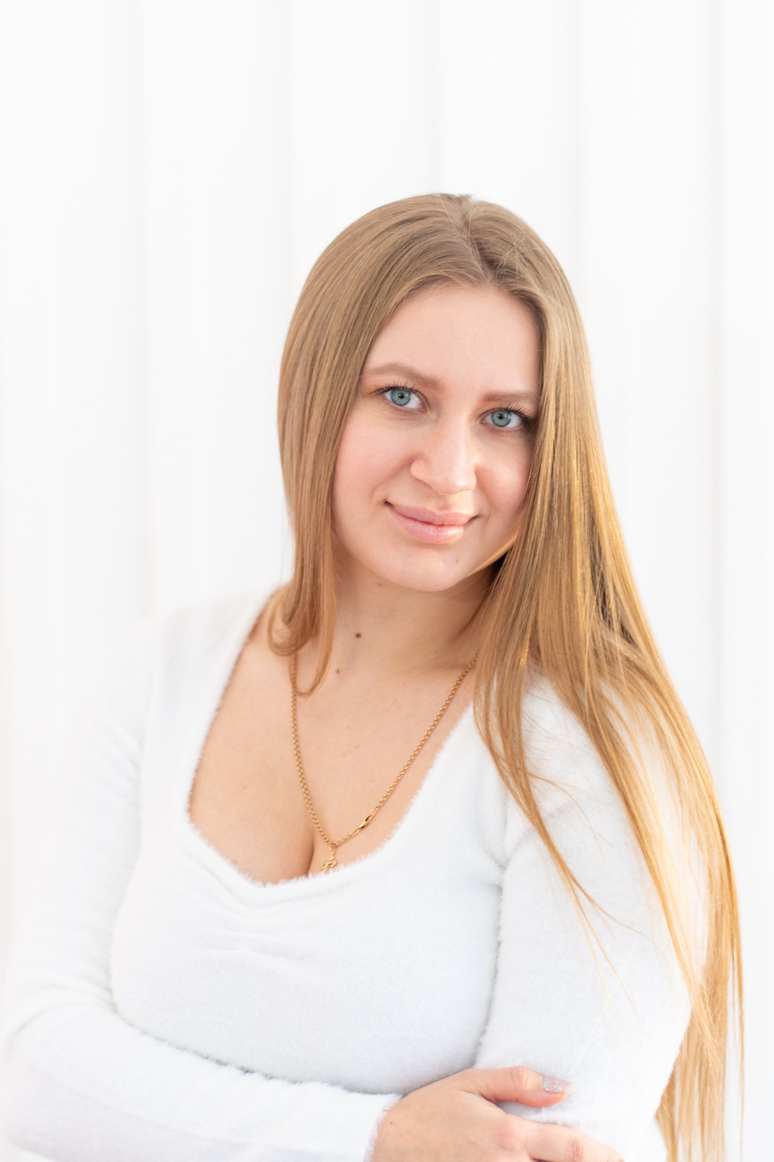 Оксана с семьей. Студийная съемка. Екатерина Бикбаева фотограф, видеограф, медиа-продюсер