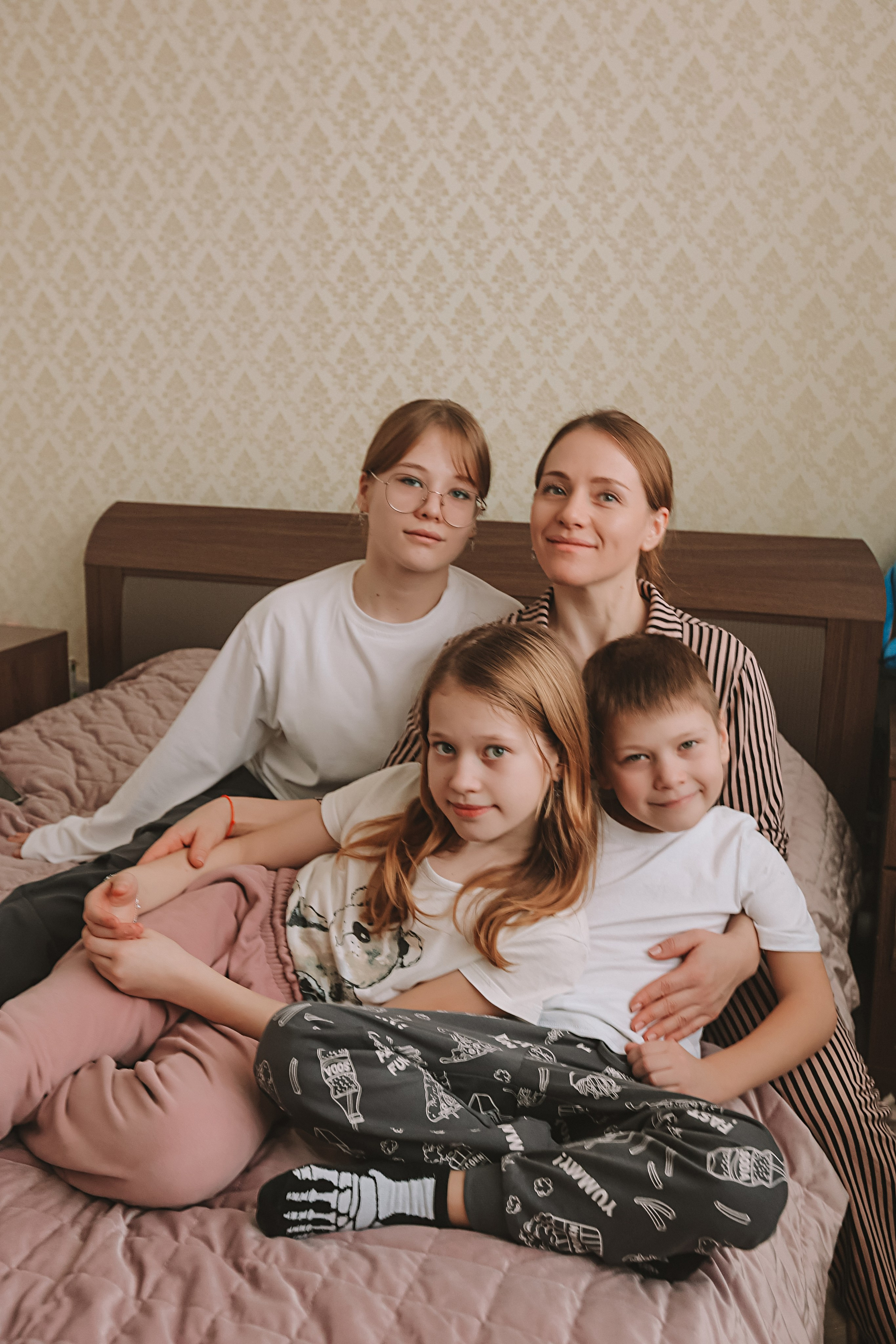 Большая семья репортаж. Семейный фотограф Тюмень, фотограф на роды Салмина Мария