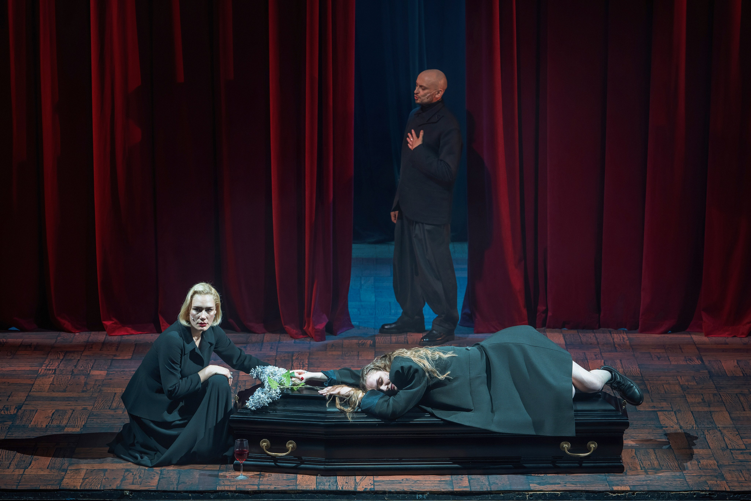 Театр на Таганке: Гамлет. Сайт фотографа Сергея Абрамова