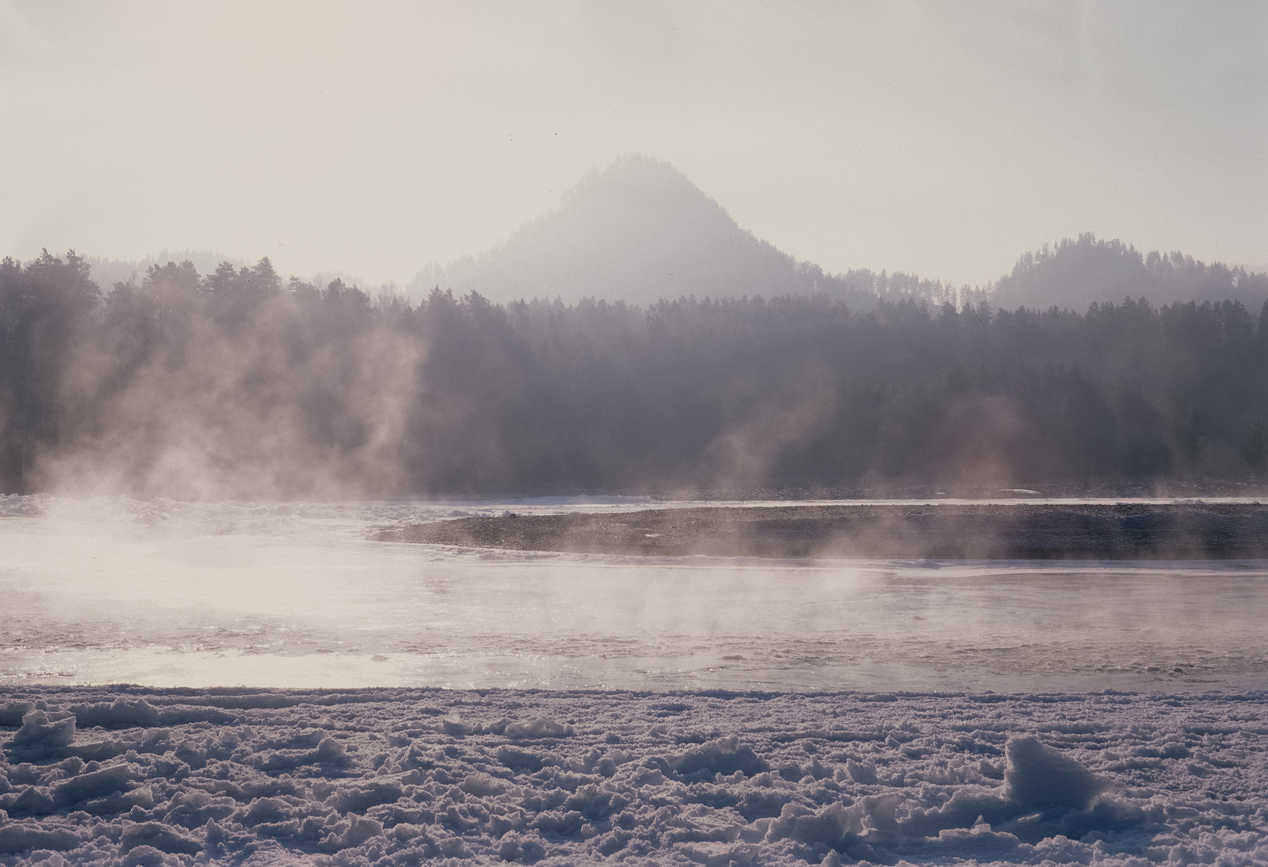 База Берель, поле у вертолетной площадки / 13 декабря 2023 года (-33℃)
